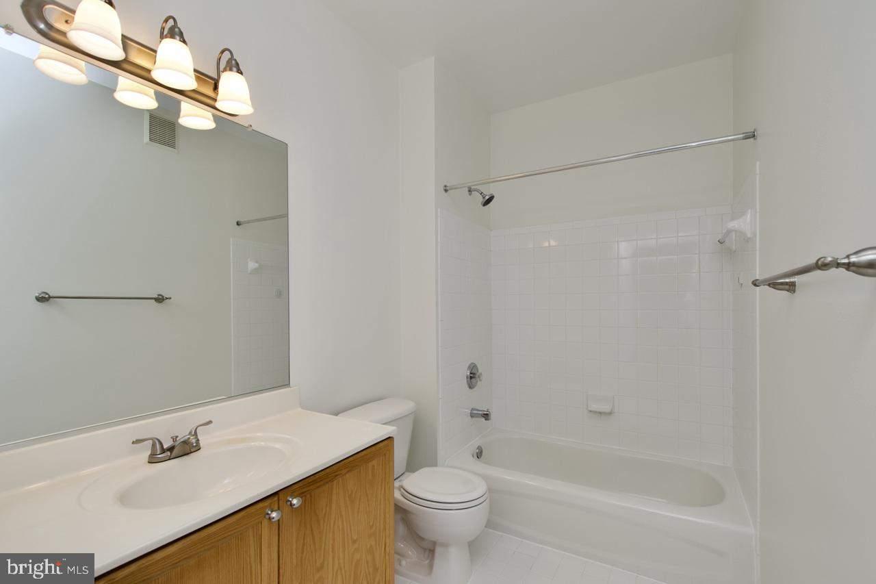 4300-F CANNON RIDGE CT #F, FAIRFAX, Virginia 22033, 2 Bedrooms Bedrooms, ,2 BathroomsBathrooms,Residential,For sale,4300-F CANNON RIDGE CT #F,VAFX2255010 MLS # VAFX2255010