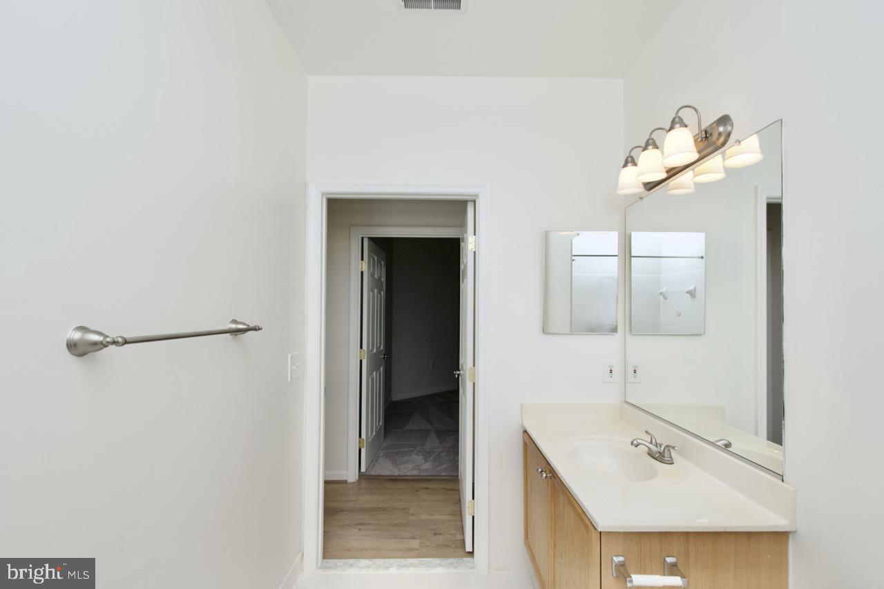 4300-F CANNON RIDGE CT #F, FAIRFAX, Virginia 22033, 2 Bedrooms Bedrooms, ,2 BathroomsBathrooms,Residential,For sale,4300-F CANNON RIDGE CT #F,VAFX2255010 MLS # VAFX2255010