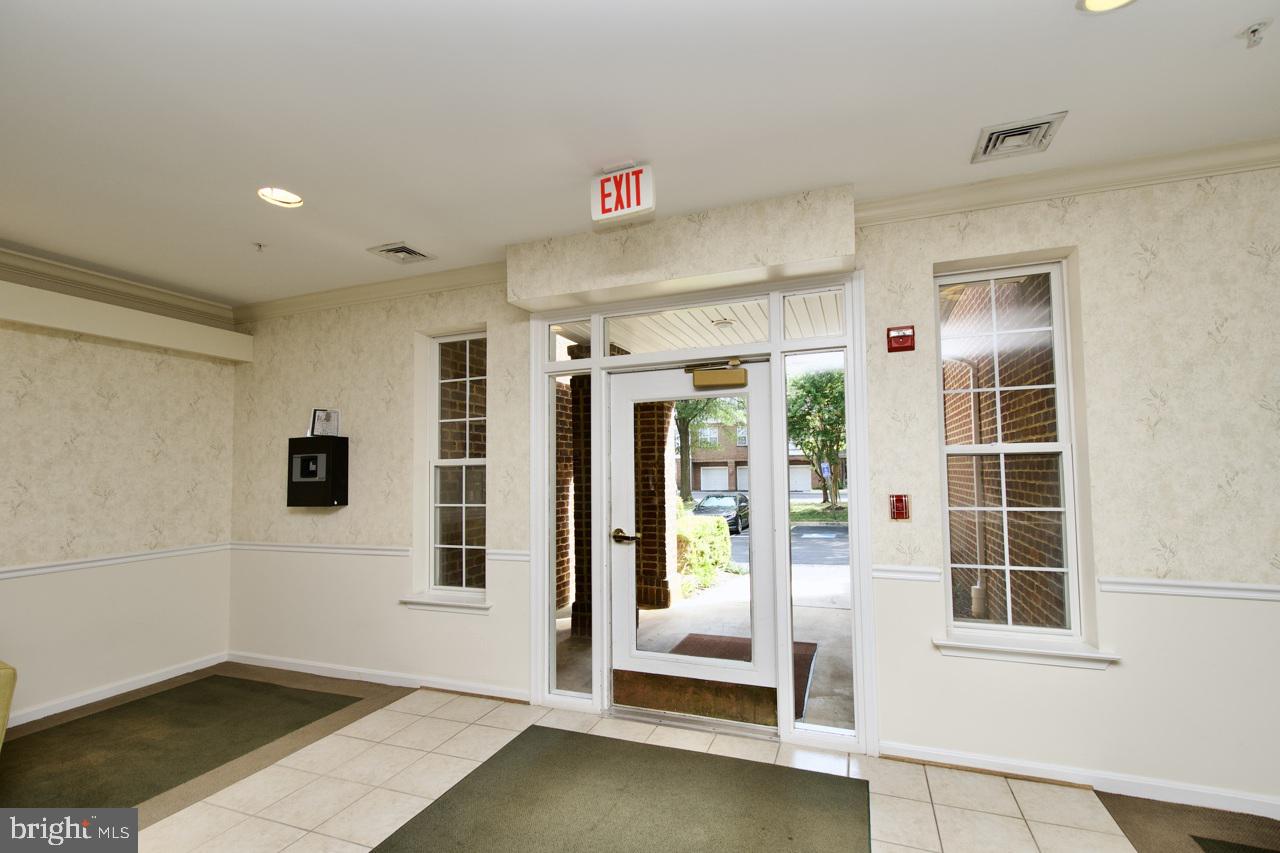 4300-F CANNON RIDGE CT #F, FAIRFAX, Virginia 22033, 2 Bedrooms Bedrooms, ,2 BathroomsBathrooms,Residential,For sale,4300-F CANNON RIDGE CT #F,VAFX2255010 MLS # VAFX2255010