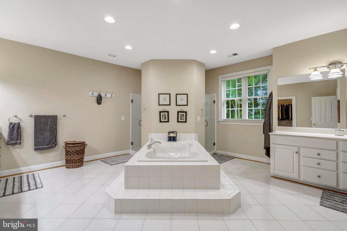 19126 STREAM CROSSING CT, LEESBURG, Virginia 20176, 4 Bedrooms Bedrooms, ,4 BathroomsBathrooms,Residential,For sale,19126 STREAM CROSSING CT,VALO2102000 MLS # VALO2102000