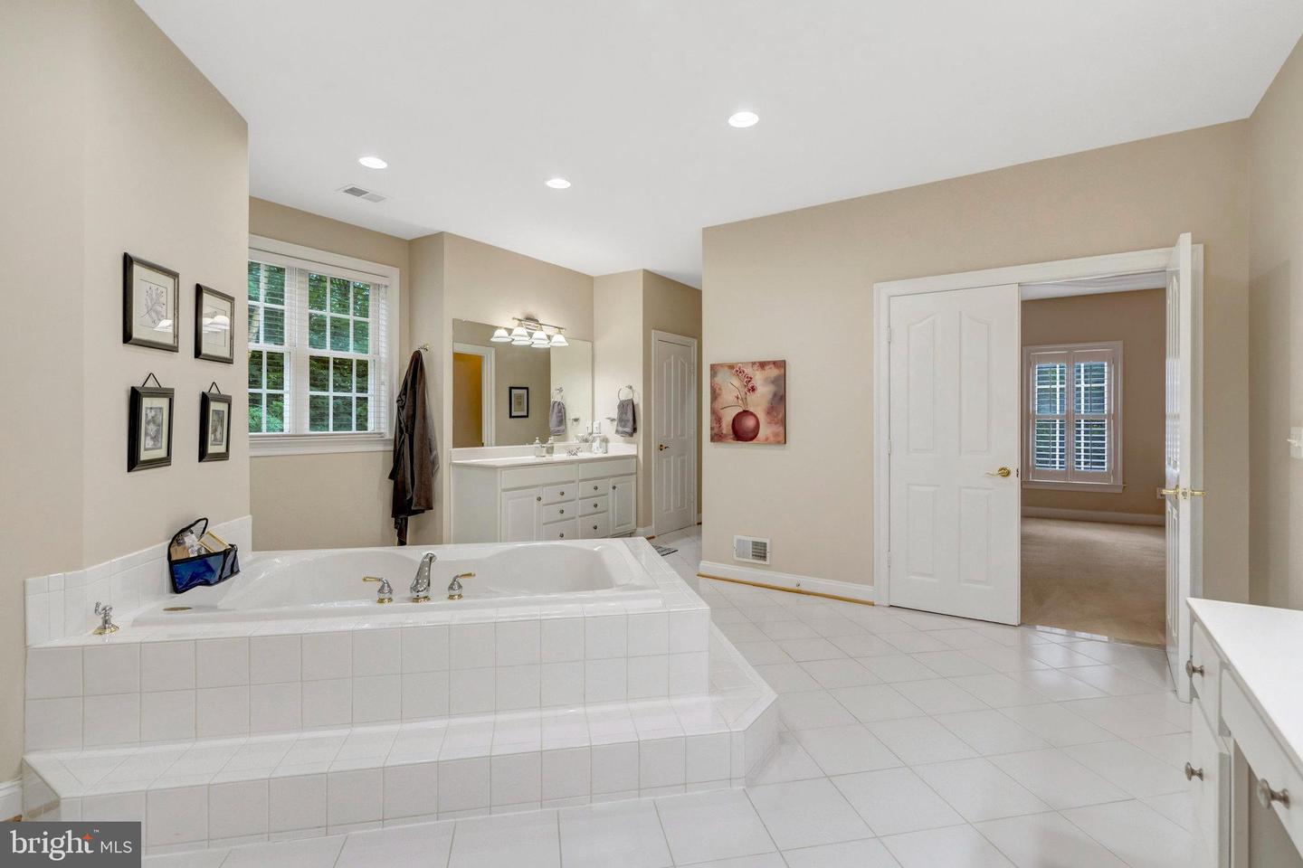 19126 STREAM CROSSING CT, LEESBURG, Virginia 20176, 4 Bedrooms Bedrooms, ,4 BathroomsBathrooms,Residential,For sale,19126 STREAM CROSSING CT,VALO2102000 MLS # VALO2102000