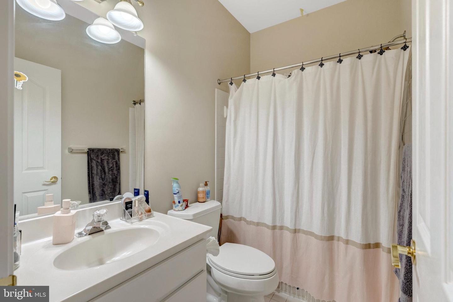 19126 STREAM CROSSING CT, LEESBURG, Virginia 20176, 4 Bedrooms Bedrooms, ,4 BathroomsBathrooms,Residential,For sale,19126 STREAM CROSSING CT,VALO2102000 MLS # VALO2102000