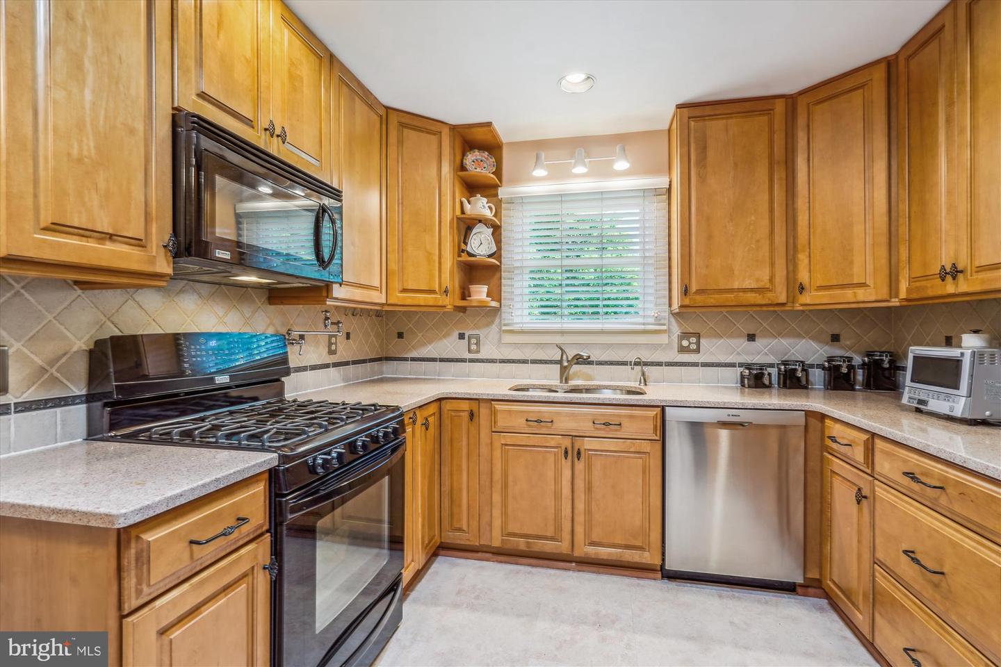 8426 BLAKISTON LN, ALEXANDRIA, Virginia 22308, 5 Bedrooms Bedrooms, ,4 BathroomsBathrooms,Residential,For sale,8426 BLAKISTON LN,VAFX2255248 MLS # VAFX2255248