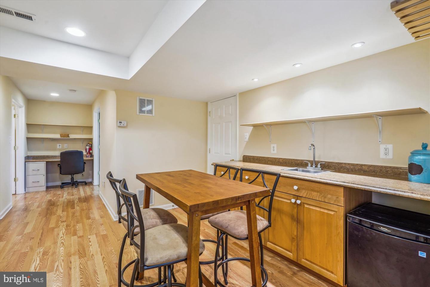 8426 BLAKISTON LN, ALEXANDRIA, Virginia 22308, 5 Bedrooms Bedrooms, ,4 BathroomsBathrooms,Residential,For sale,8426 BLAKISTON LN,VAFX2255248 MLS # VAFX2255248