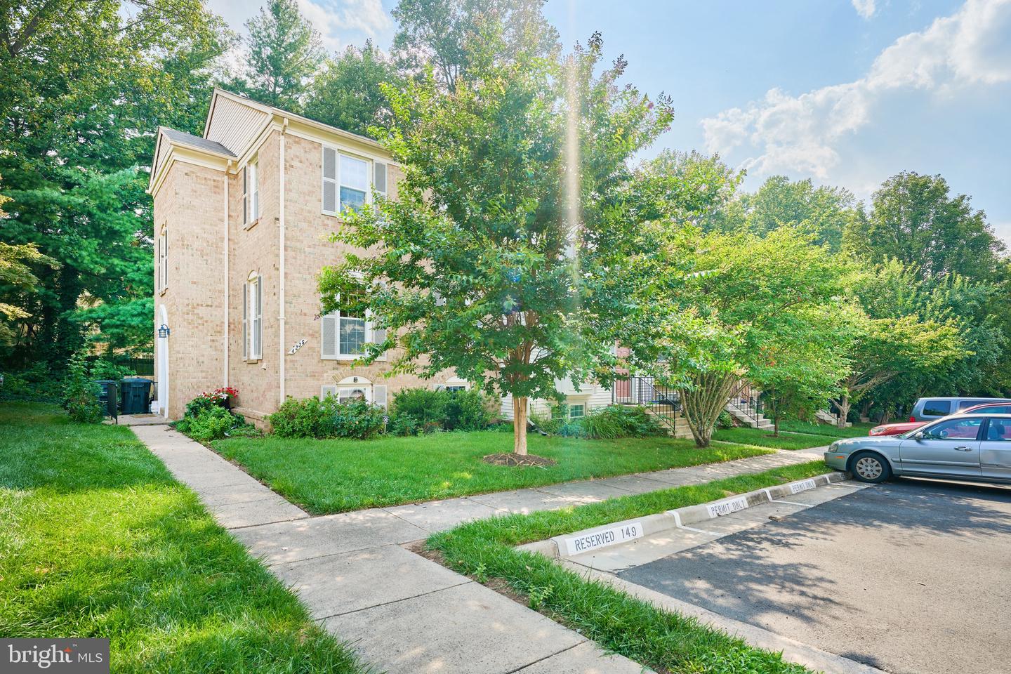 4235 SLEEPY LAKE DR, FAIRFAX, Virginia 22033, 4 Bedrooms Bedrooms, ,3 BathroomsBathrooms,Residential,For sale,4235 SLEEPY LAKE DR,VAFX2255406 MLS # VAFX2255406