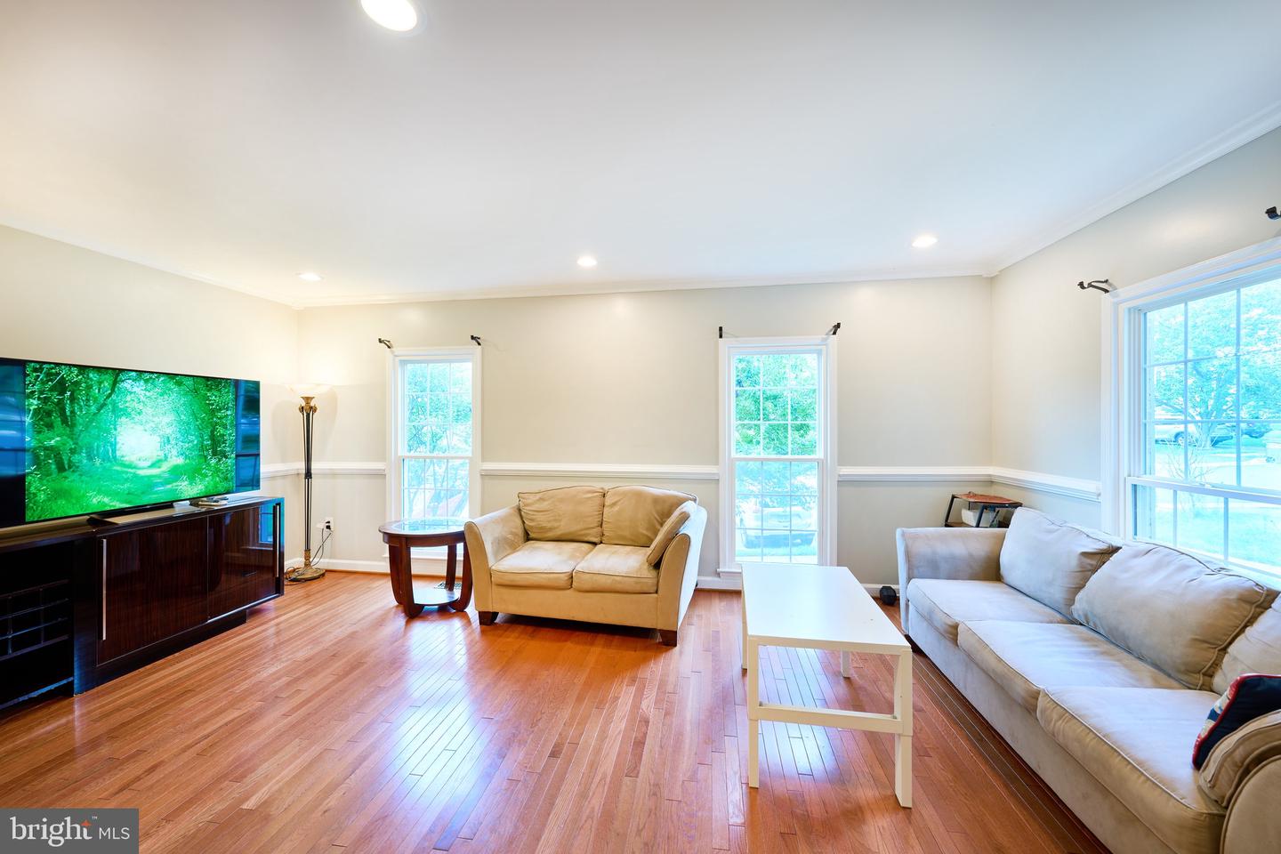 4235 SLEEPY LAKE DR, FAIRFAX, Virginia 22033, 4 Bedrooms Bedrooms, ,3 BathroomsBathrooms,Residential,For sale,4235 SLEEPY LAKE DR,VAFX2255406 MLS # VAFX2255406