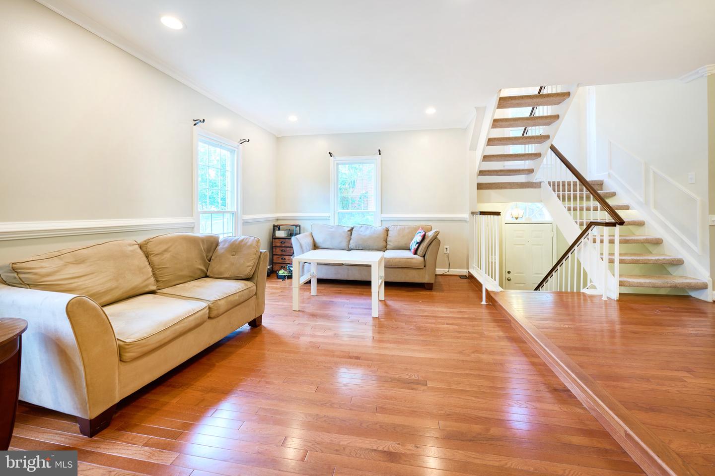 4235 SLEEPY LAKE DR, FAIRFAX, Virginia 22033, 4 Bedrooms Bedrooms, ,3 BathroomsBathrooms,Residential,For sale,4235 SLEEPY LAKE DR,VAFX2255406 MLS # VAFX2255406