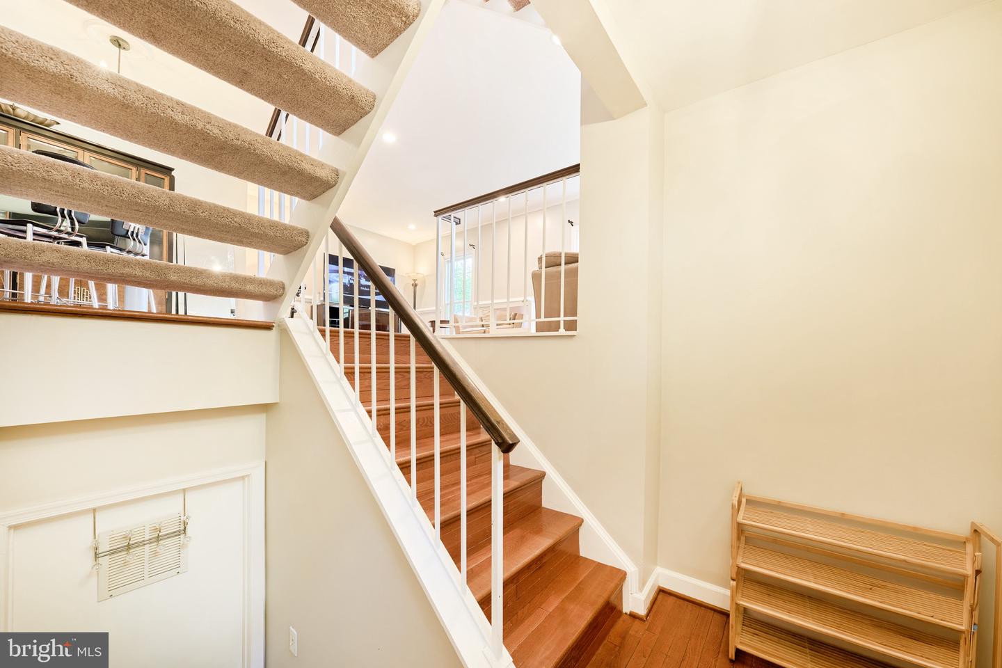 4235 SLEEPY LAKE DR, FAIRFAX, Virginia 22033, 4 Bedrooms Bedrooms, ,3 BathroomsBathrooms,Residential,For sale,4235 SLEEPY LAKE DR,VAFX2255406 MLS # VAFX2255406