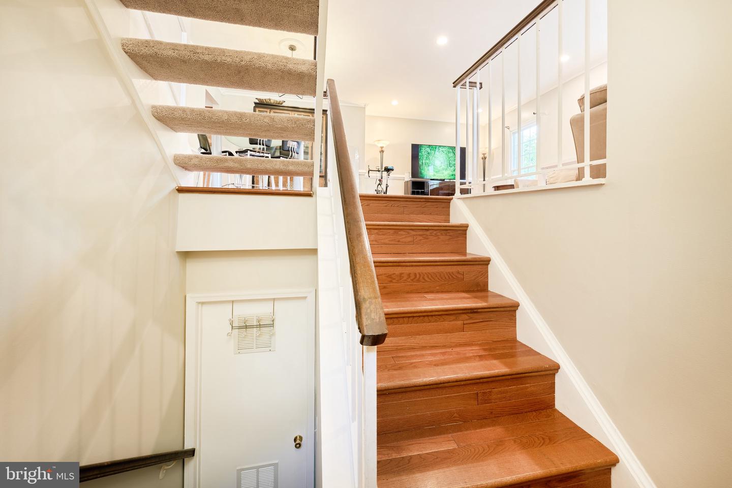 4235 SLEEPY LAKE DR, FAIRFAX, Virginia 22033, 4 Bedrooms Bedrooms, ,3 BathroomsBathrooms,Residential,For sale,4235 SLEEPY LAKE DR,VAFX2255406 MLS # VAFX2255406