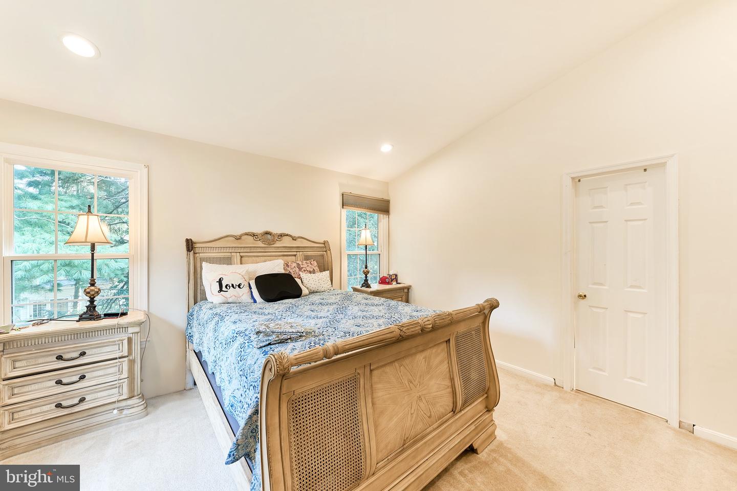 4235 SLEEPY LAKE DR, FAIRFAX, Virginia 22033, 4 Bedrooms Bedrooms, ,3 BathroomsBathrooms,Residential,For sale,4235 SLEEPY LAKE DR,VAFX2255406 MLS # VAFX2255406