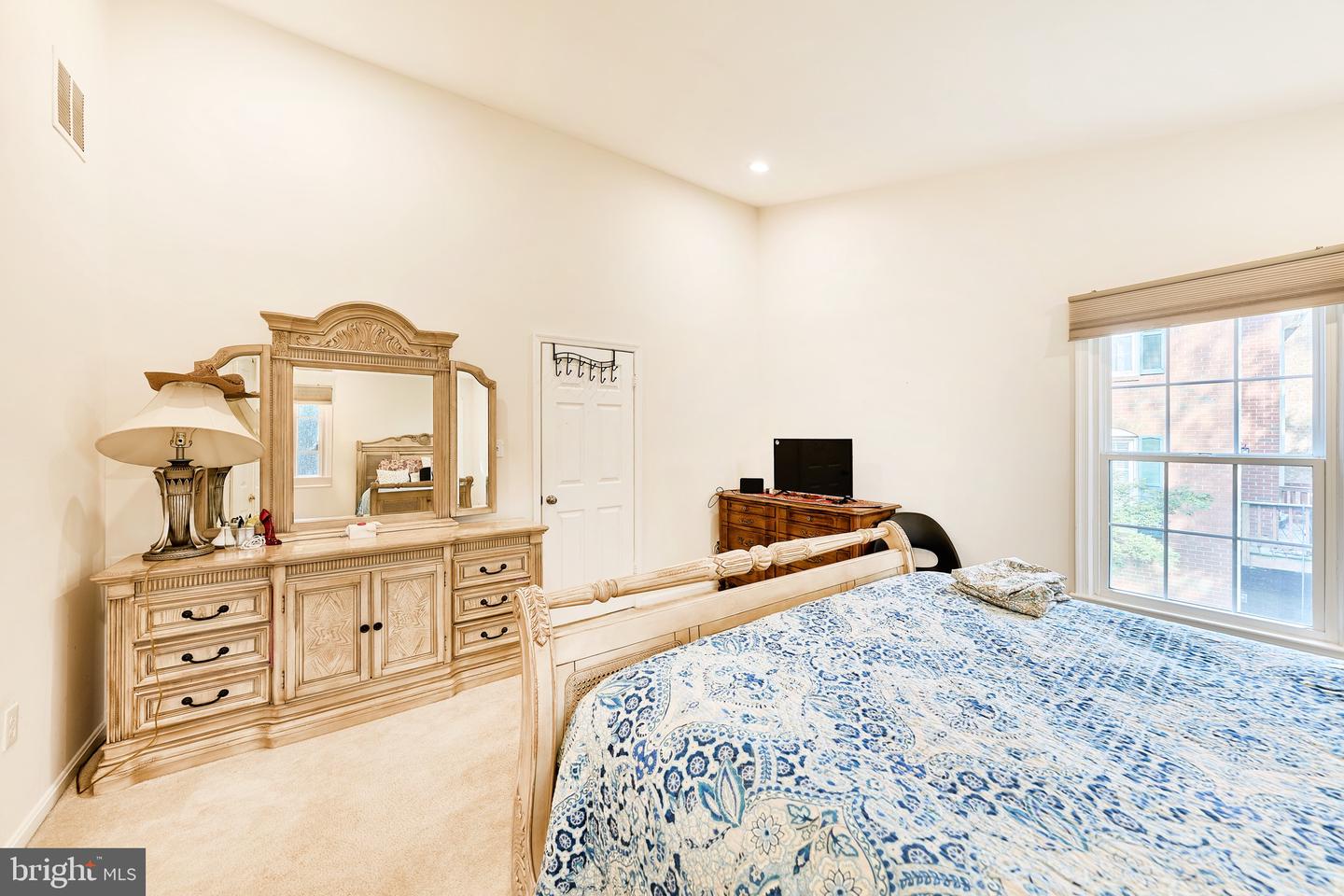 4235 SLEEPY LAKE DR, FAIRFAX, Virginia 22033, 4 Bedrooms Bedrooms, ,3 BathroomsBathrooms,Residential,For sale,4235 SLEEPY LAKE DR,VAFX2255406 MLS # VAFX2255406