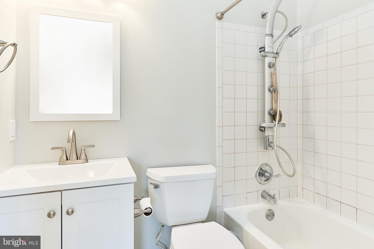 4235 SLEEPY LAKE DR, FAIRFAX, Virginia 22033, 4 Bedrooms Bedrooms, ,3 BathroomsBathrooms,Residential,For sale,4235 SLEEPY LAKE DR,VAFX2255406 MLS # VAFX2255406