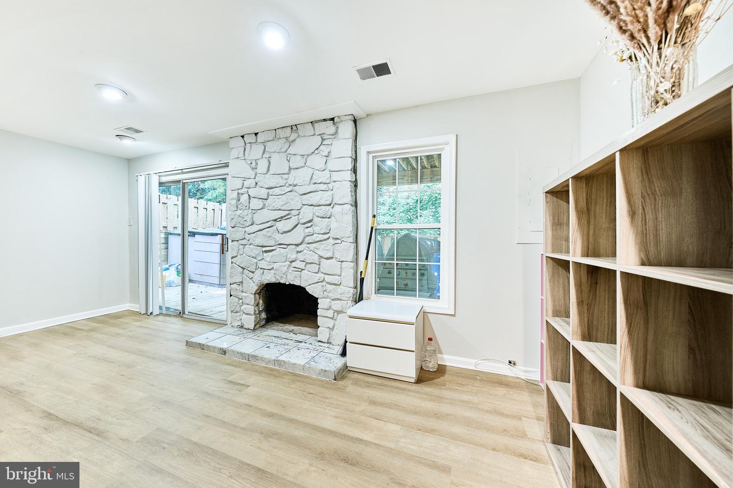 4235 SLEEPY LAKE DR, FAIRFAX, Virginia 22033, 4 Bedrooms Bedrooms, ,3 BathroomsBathrooms,Residential,For sale,4235 SLEEPY LAKE DR,VAFX2255406 MLS # VAFX2255406