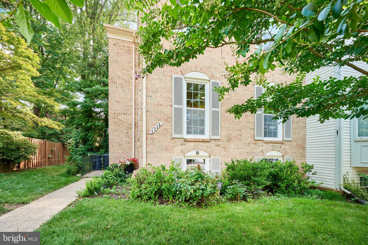 4235 SLEEPY LAKE DR, FAIRFAX, Virginia 22033, 4 Bedrooms Bedrooms, ,3 BathroomsBathrooms,Residential,For sale,4235 SLEEPY LAKE DR,VAFX2255406 MLS # VAFX2255406