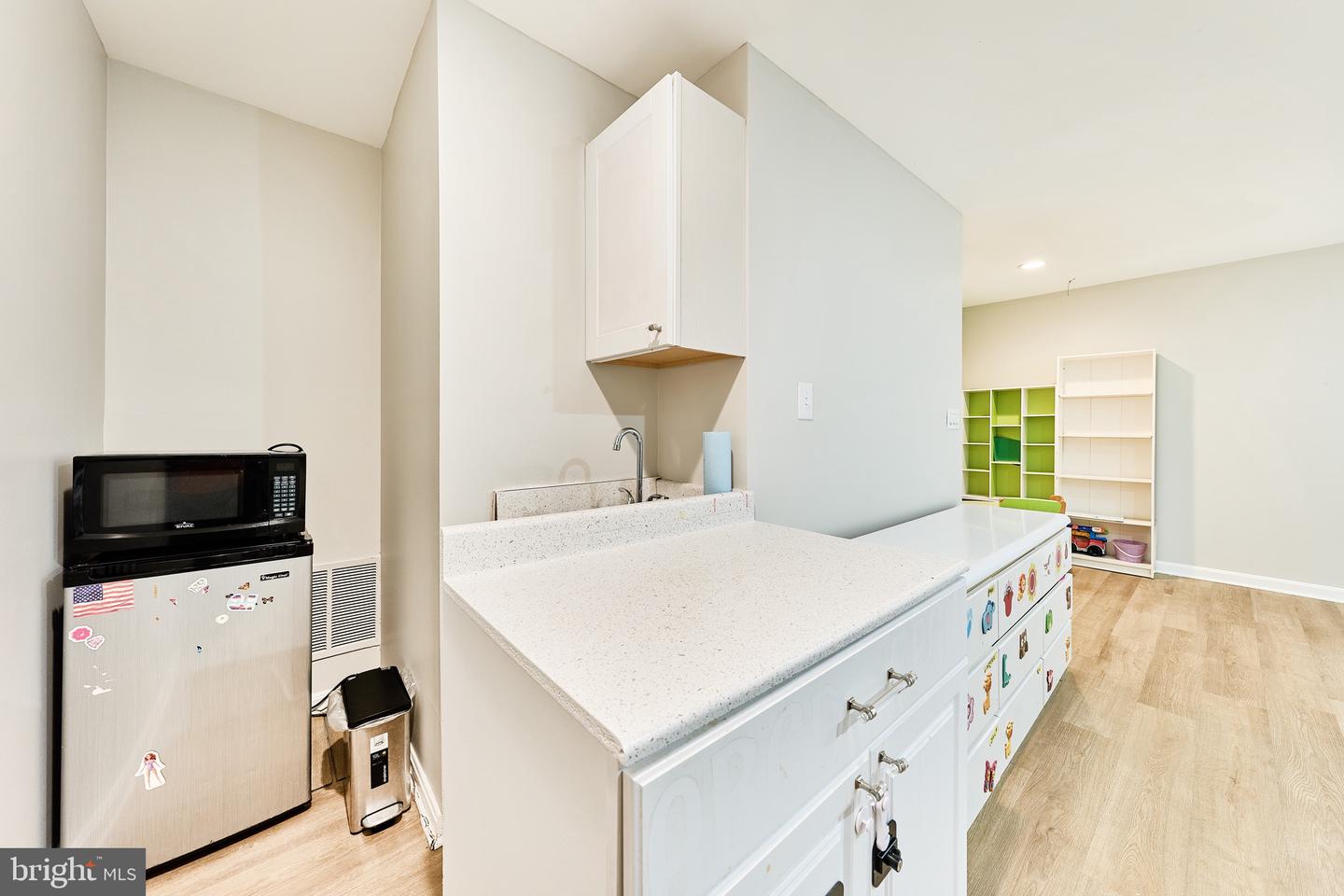 4235 SLEEPY LAKE DR, FAIRFAX, Virginia 22033, 4 Bedrooms Bedrooms, ,3 BathroomsBathrooms,Residential,For sale,4235 SLEEPY LAKE DR,VAFX2255406 MLS # VAFX2255406