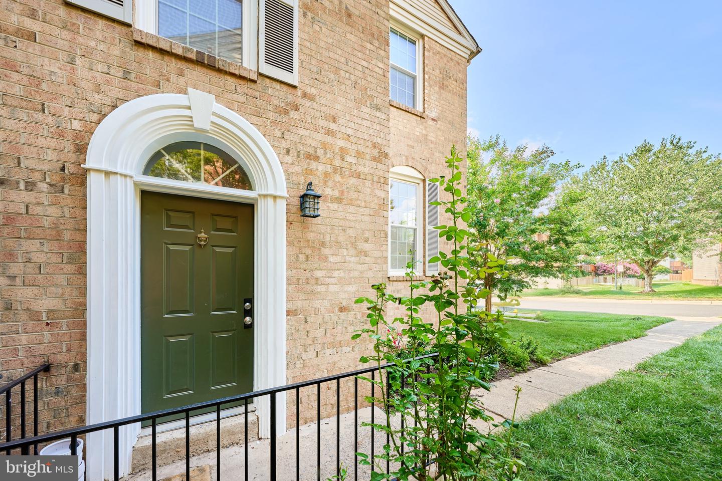 4235 SLEEPY LAKE DR, FAIRFAX, Virginia 22033, 4 Bedrooms Bedrooms, ,3 BathroomsBathrooms,Residential,For sale,4235 SLEEPY LAKE DR,VAFX2255406 MLS # VAFX2255406