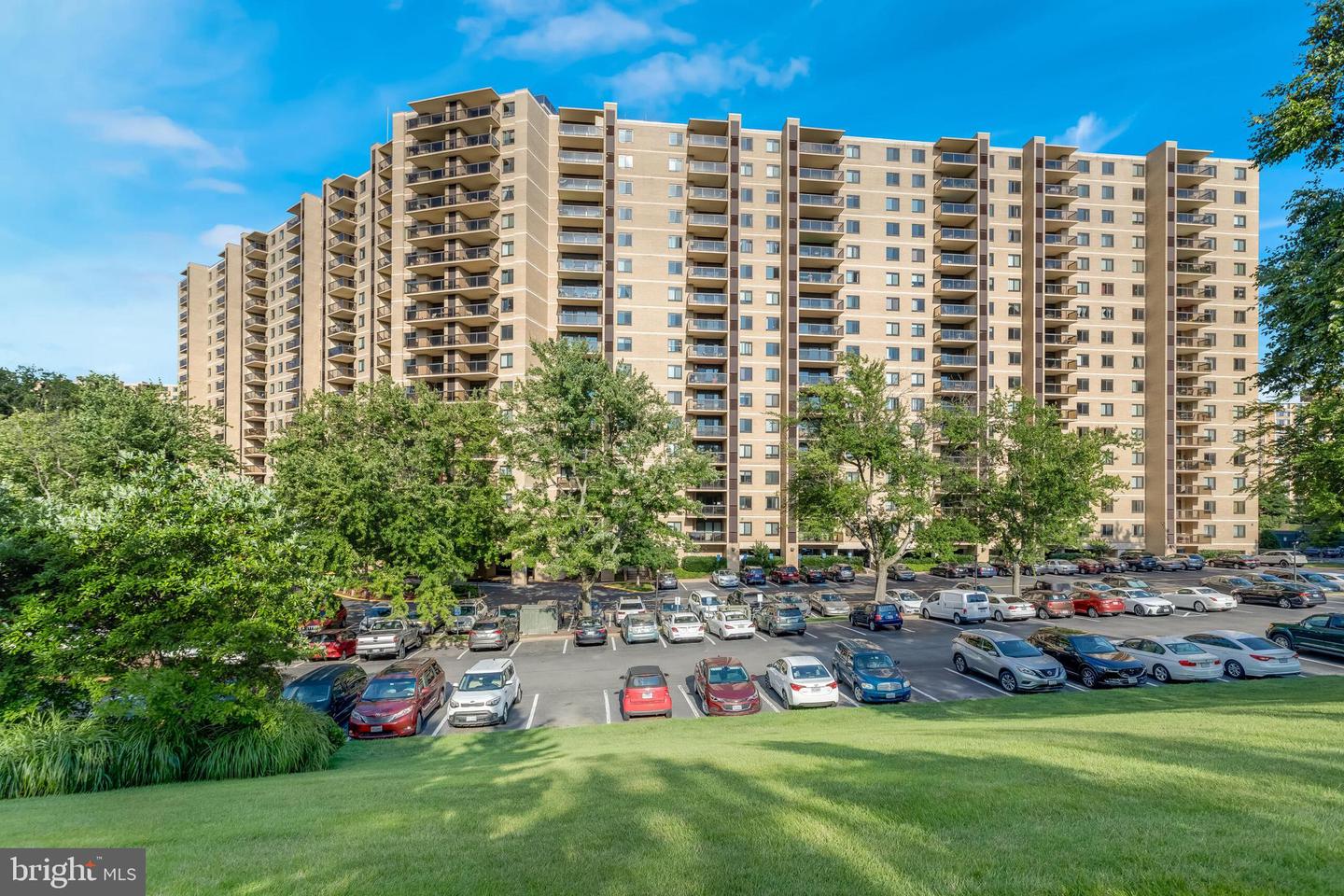 309 YOAKUM PKWY #503, ALEXANDRIA, Virginia 22304, 2 Bedrooms Bedrooms, ,2 BathroomsBathrooms,Residential,For sale,309 YOAKUM PKWY #503,VAAX2047478 MLS # VAAX2047478