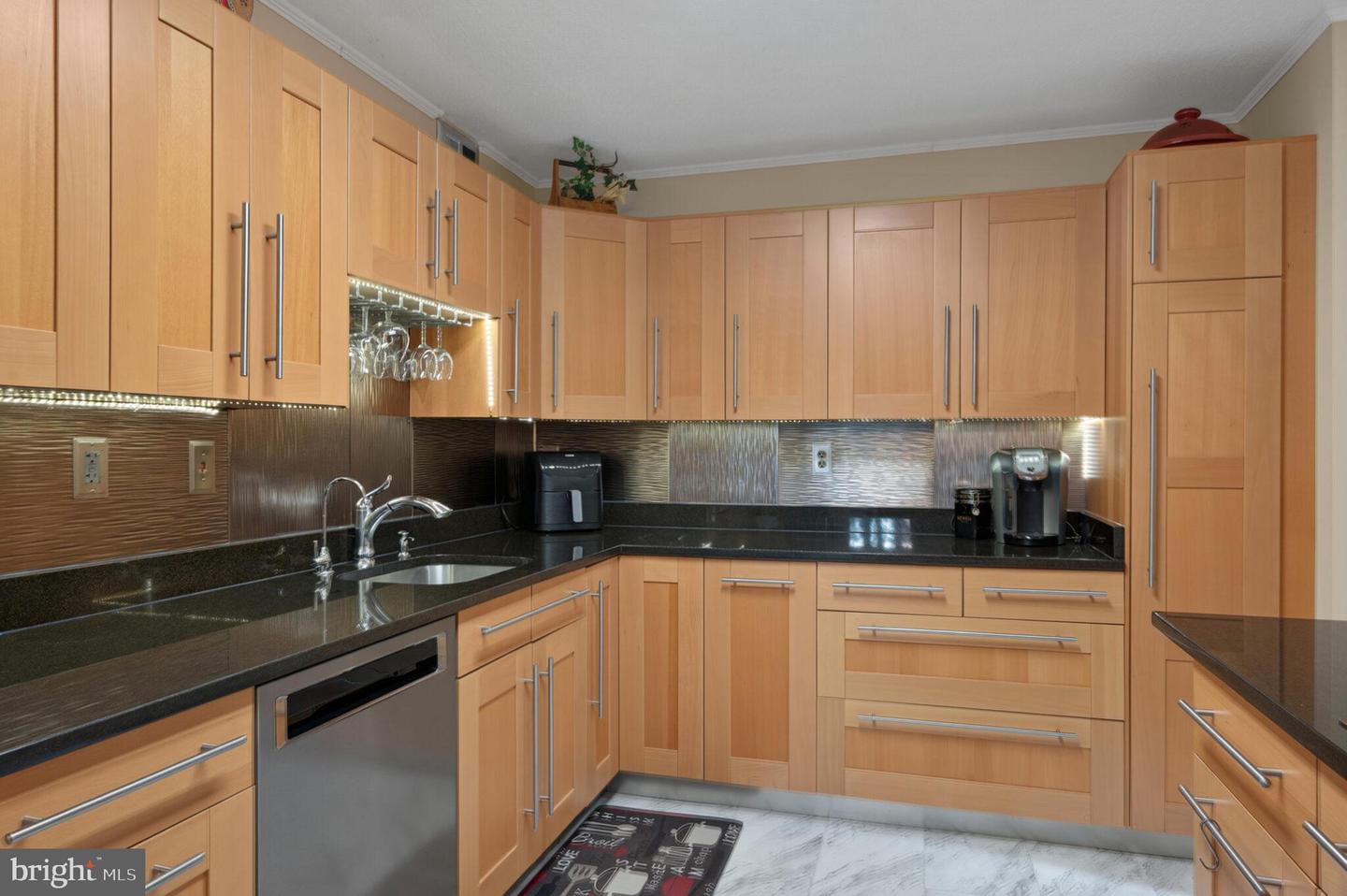 309 YOAKUM PKWY #503, ALEXANDRIA, Virginia 22304, 2 Bedrooms Bedrooms, ,2 BathroomsBathrooms,Residential,For sale,309 YOAKUM PKWY #503,VAAX2047478 MLS # VAAX2047478