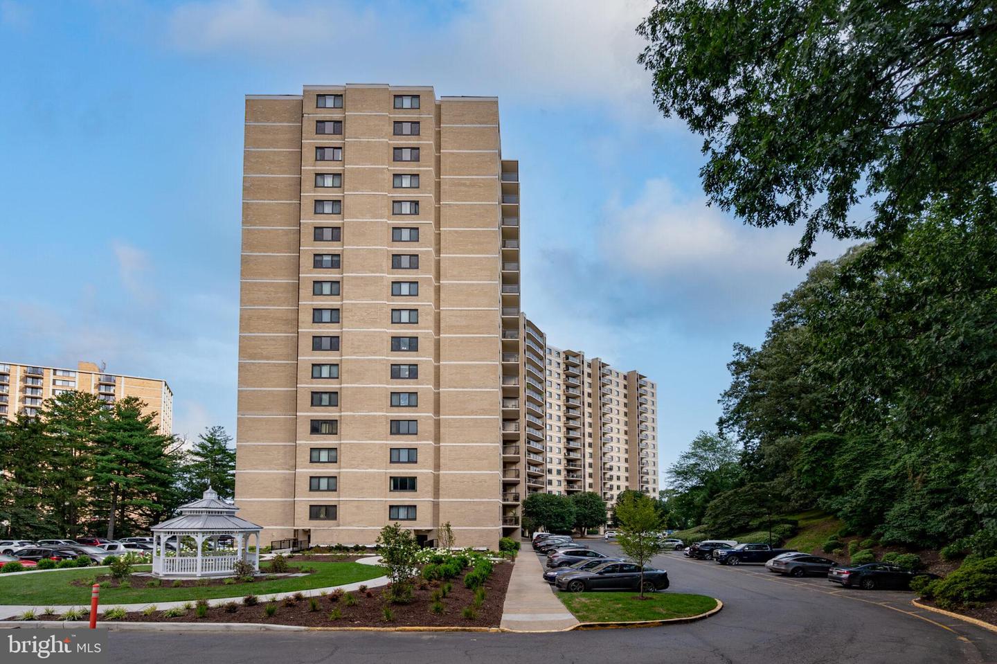 309 YOAKUM PKWY #503, ALEXANDRIA, Virginia 22304, 2 Bedrooms Bedrooms, ,2 BathroomsBathrooms,Residential,For sale,309 YOAKUM PKWY #503,VAAX2047478 MLS # VAAX2047478