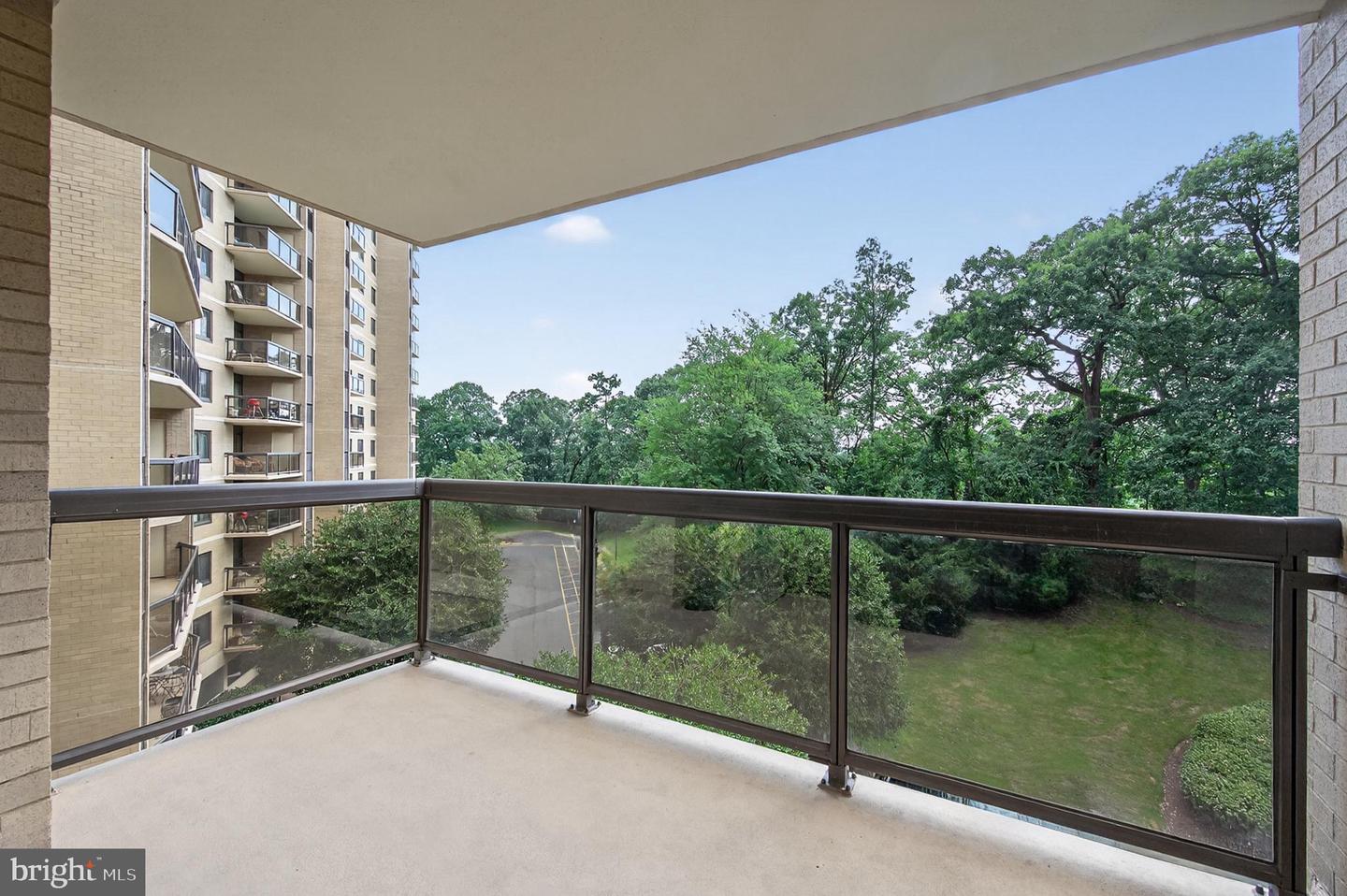 309 YOAKUM PKWY #503, ALEXANDRIA, Virginia 22304, 2 Bedrooms Bedrooms, ,2 BathroomsBathrooms,Residential,For sale,309 YOAKUM PKWY #503,VAAX2047478 MLS # VAAX2047478
