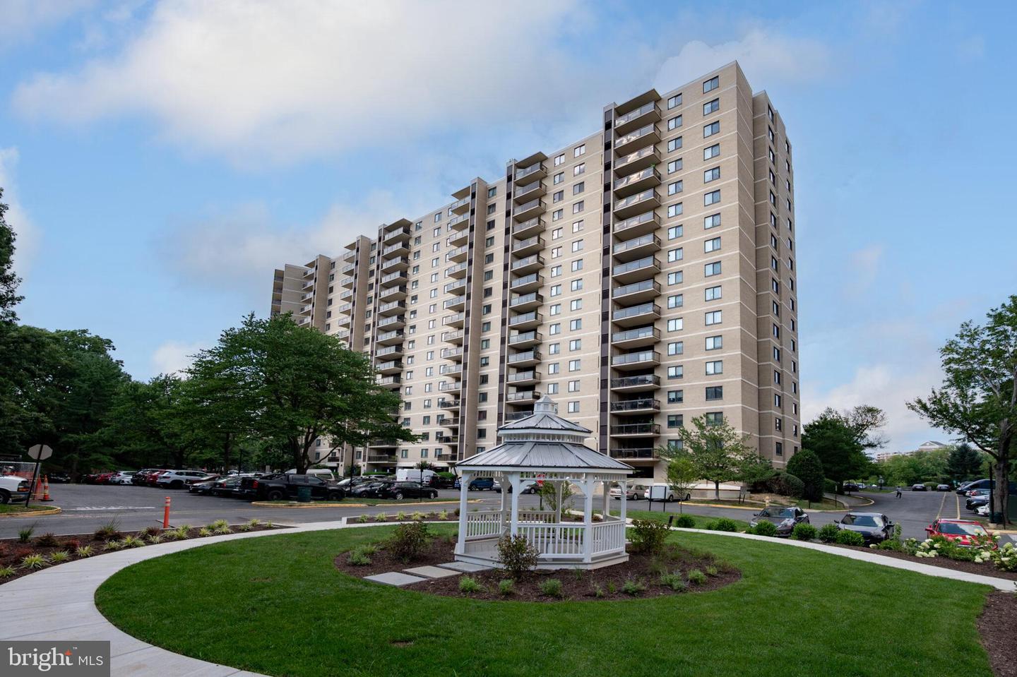 309 YOAKUM PKWY #503, ALEXANDRIA, Virginia 22304, 2 Bedrooms Bedrooms, ,2 BathroomsBathrooms,Residential,For sale,309 YOAKUM PKWY #503,VAAX2047478 MLS # VAAX2047478