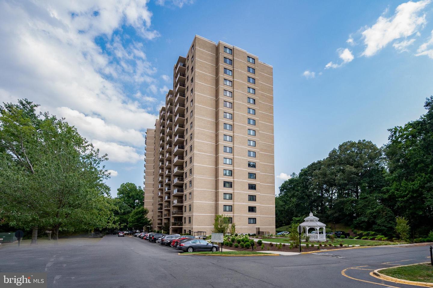 309 YOAKUM PKWY #503, ALEXANDRIA, Virginia 22304, 2 Bedrooms Bedrooms, ,2 BathroomsBathrooms,Residential,For sale,309 YOAKUM PKWY #503,VAAX2047478 MLS # VAAX2047478