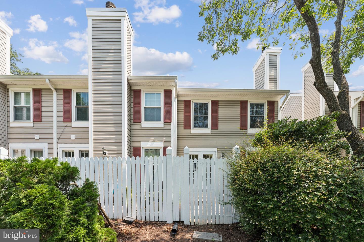 2917 D S WOODSTOCK ST 4 #4, ARLINGTON, Virginia 22206, 3 Bedrooms Bedrooms, ,2 BathroomsBathrooms,Residential,For sale,2917 D S WOODSTOCK ST 4 #4,VAAR2060706 MLS # VAAR2060706