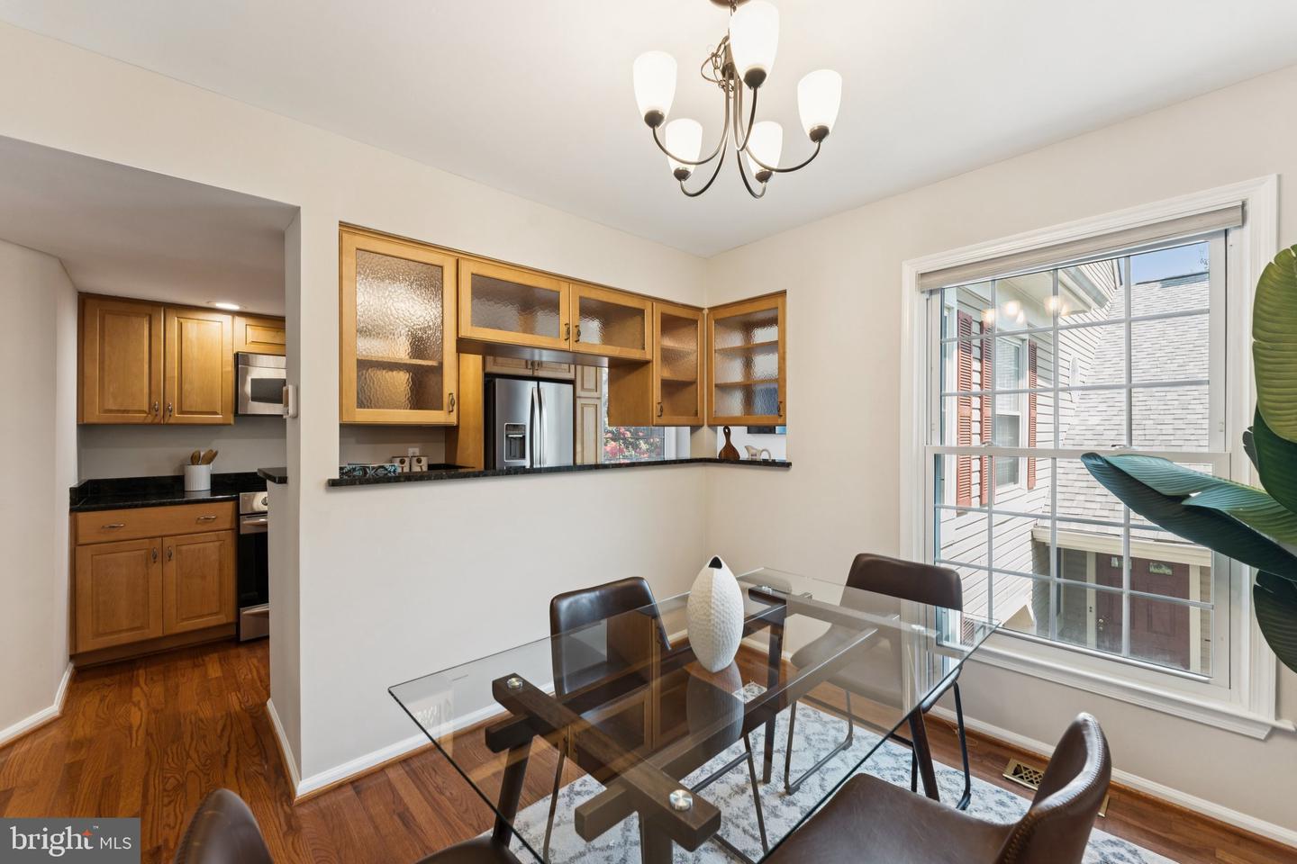 2917 D S WOODSTOCK ST 4 #4, ARLINGTON, Virginia 22206, 3 Bedrooms Bedrooms, ,2 BathroomsBathrooms,Residential,For sale,2917 D S WOODSTOCK ST 4 #4,VAAR2060706 MLS # VAAR2060706