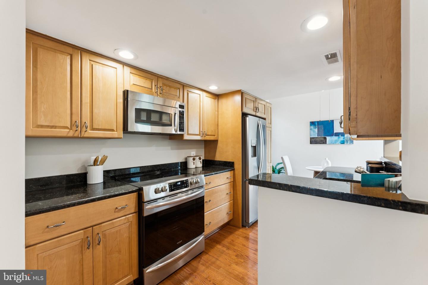 2917 D S WOODSTOCK ST 4 #4, ARLINGTON, Virginia 22206, 3 Bedrooms Bedrooms, ,2 BathroomsBathrooms,Residential,For sale,2917 D S WOODSTOCK ST 4 #4,VAAR2060706 MLS # VAAR2060706