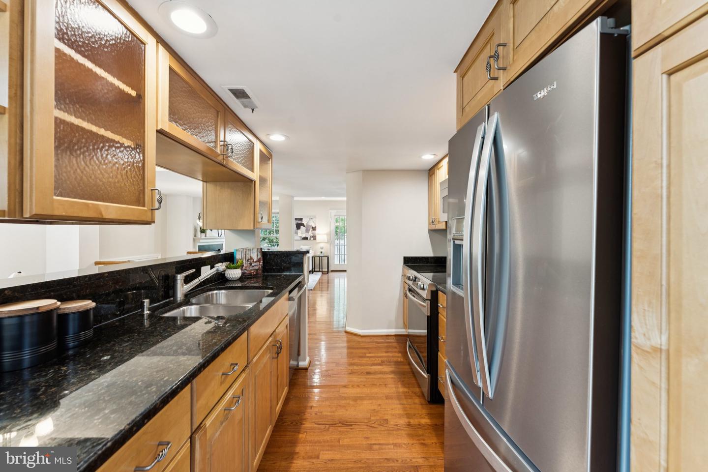 2917 D S WOODSTOCK ST 4 #4, ARLINGTON, Virginia 22206, 3 Bedrooms Bedrooms, ,2 BathroomsBathrooms,Residential,For sale,2917 D S WOODSTOCK ST 4 #4,VAAR2060706 MLS # VAAR2060706