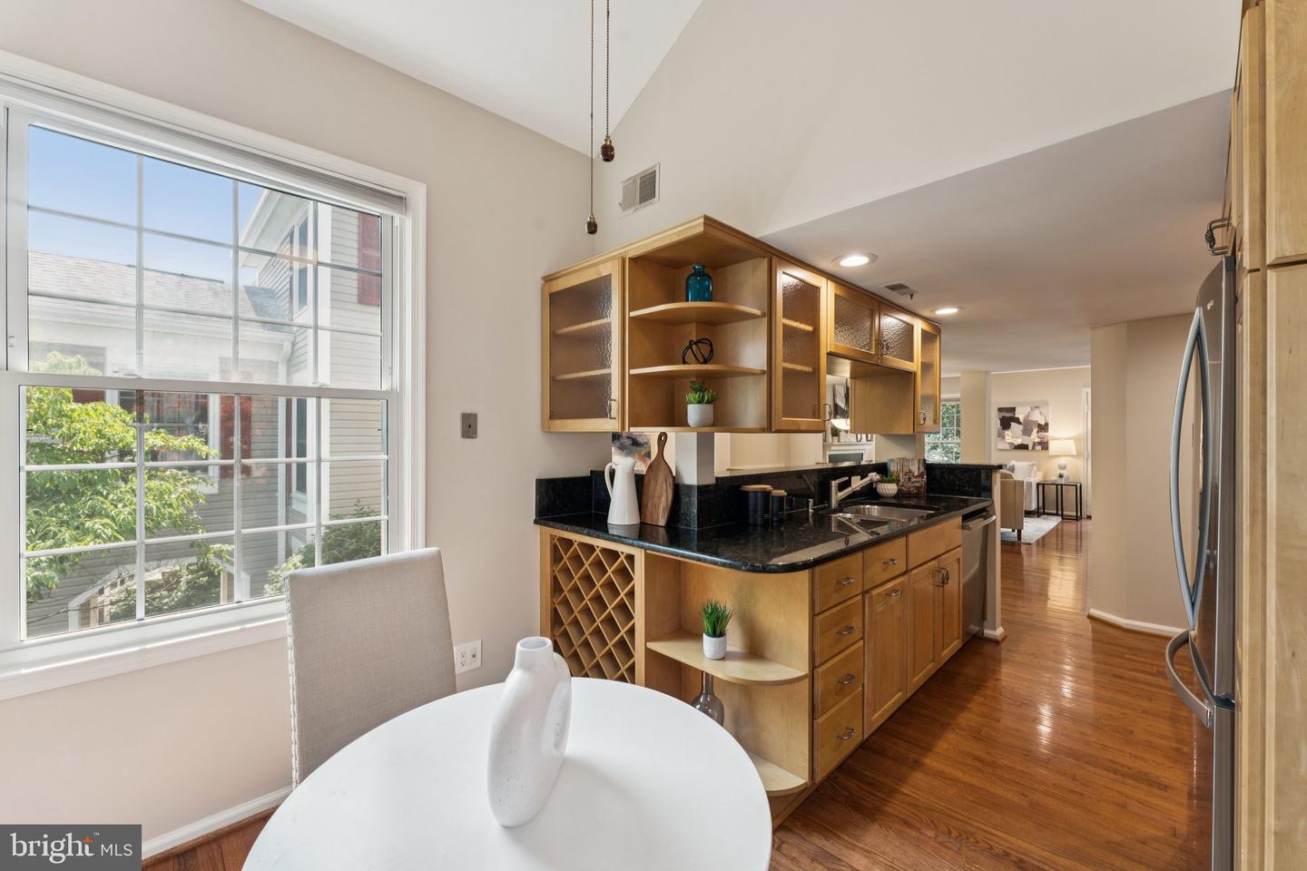 2917 D S WOODSTOCK ST 4 #4, ARLINGTON, Virginia 22206, 3 Bedrooms Bedrooms, ,2 BathroomsBathrooms,Residential,For sale,2917 D S WOODSTOCK ST 4 #4,VAAR2060706 MLS # VAAR2060706