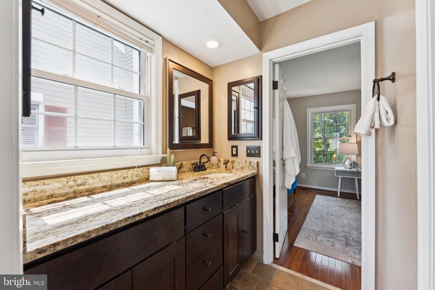 2917 D S WOODSTOCK ST 4 #4, ARLINGTON, Virginia 22206, 3 Bedrooms Bedrooms, ,2 BathroomsBathrooms,Residential,For sale,2917 D S WOODSTOCK ST 4 #4,VAAR2060706 MLS # VAAR2060706