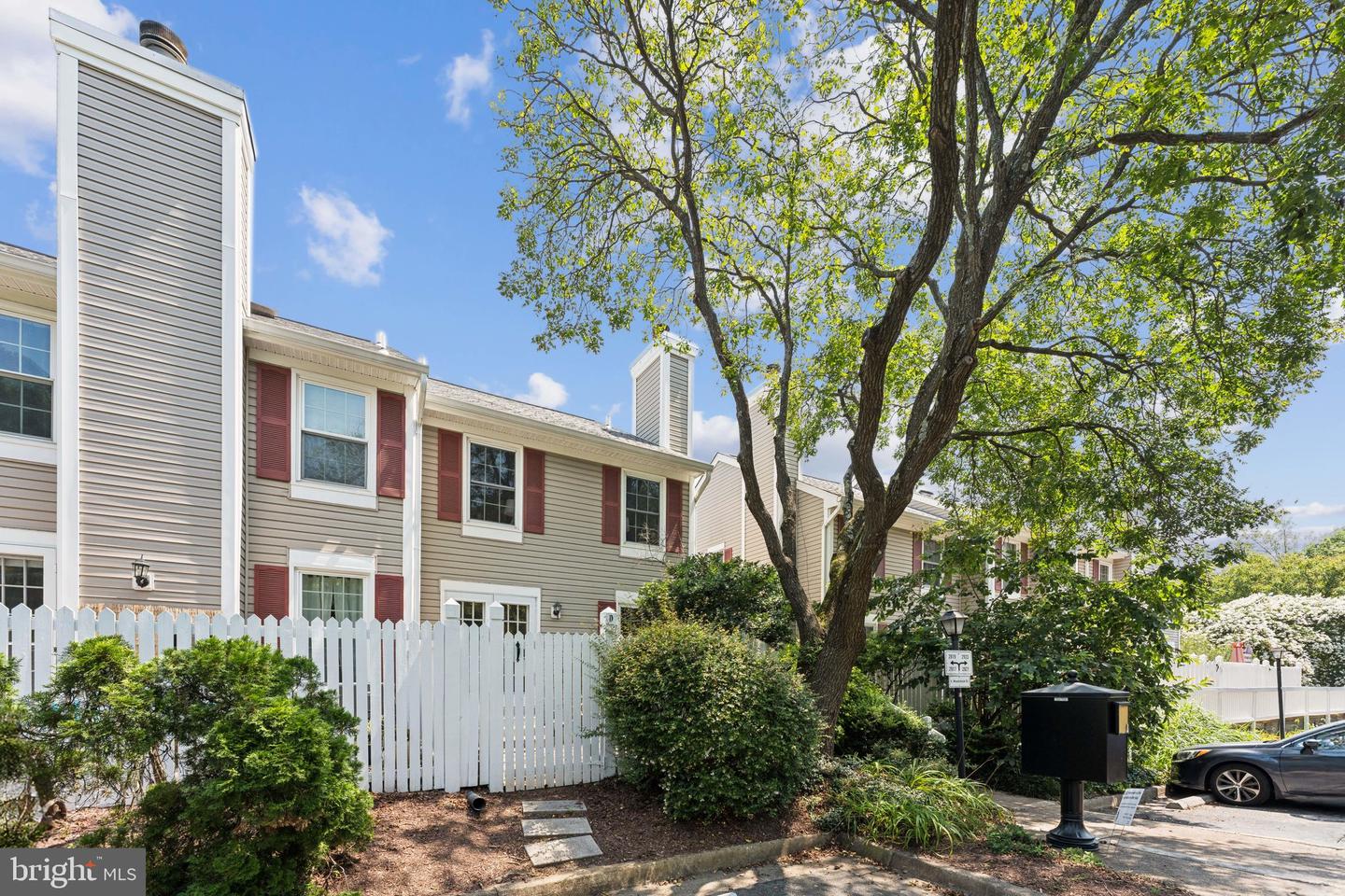 2917 D S WOODSTOCK ST 4 #4, ARLINGTON, Virginia 22206, 3 Bedrooms Bedrooms, ,2 BathroomsBathrooms,Residential,For sale,2917 D S WOODSTOCK ST 4 #4,VAAR2060706 MLS # VAAR2060706