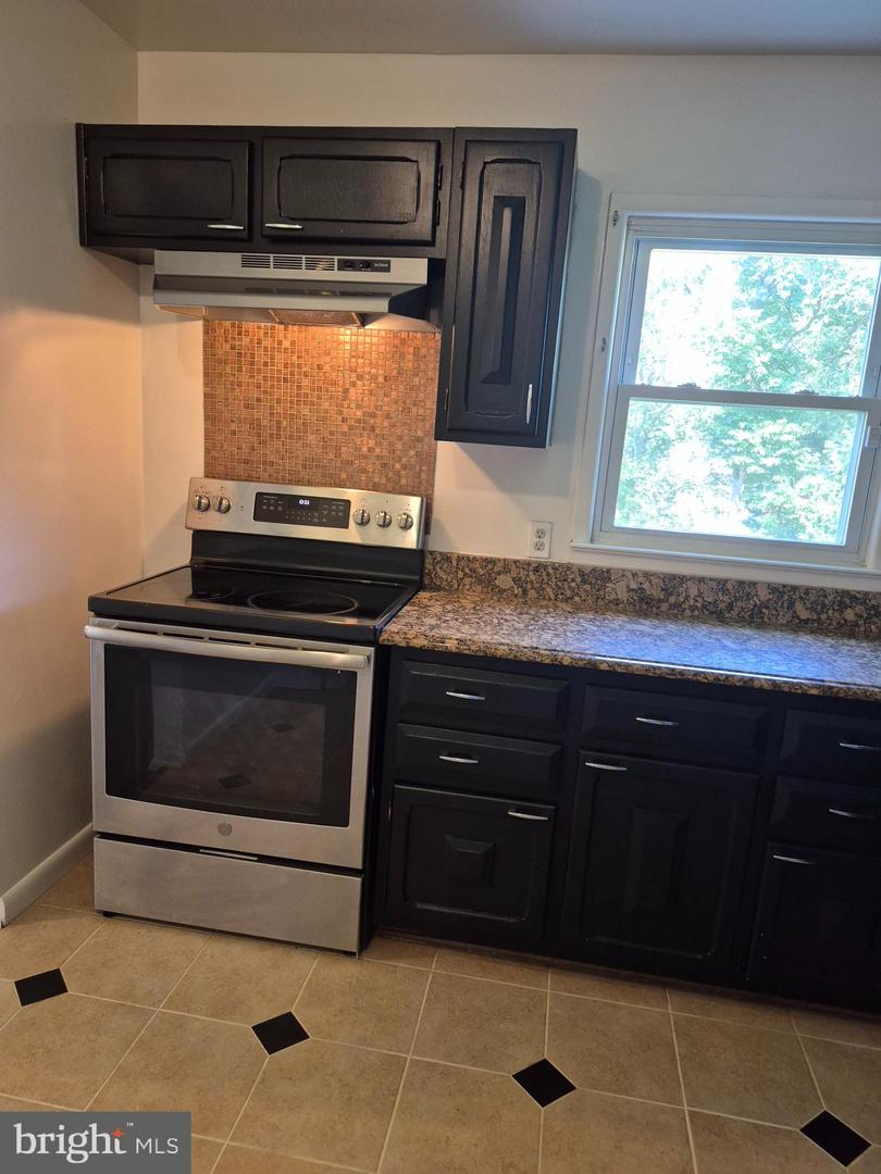 14894 CORDELL AVE, WOODBRIDGE, Virginia 22193, 4 Bedrooms Bedrooms, ,2 BathroomsBathrooms,Residential,For sale,14894 CORDELL AVE,VAPW2099200 MLS # VAPW2099200