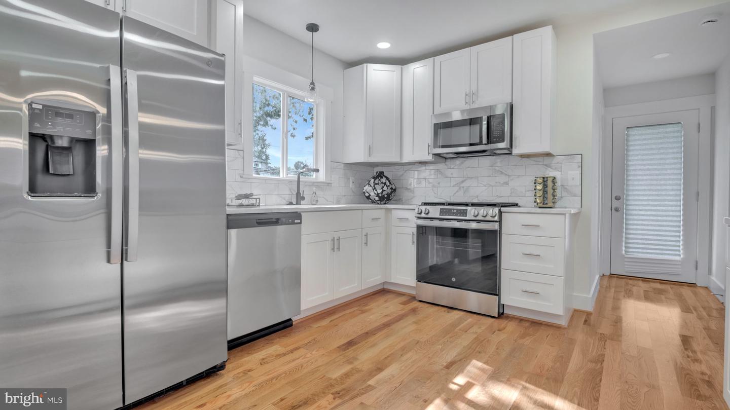1005 SAVANNAH ST SE, WASHINGTON, District Of Columbia 20032, 4 Bedrooms Bedrooms, ,3 BathroomsBathrooms,Residential,For sale,1005 SAVANNAH ST SE,DCDC2210406 MLS # DCDC2210406