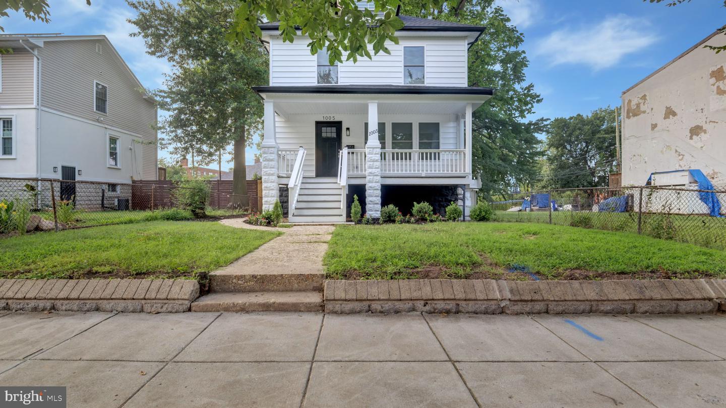 1005 SAVANNAH ST SE, WASHINGTON, District Of Columbia 20032, 4 Bedrooms Bedrooms, ,3 BathroomsBathrooms,Residential,For sale,1005 SAVANNAH ST SE,DCDC2210406 MLS # DCDC2210406