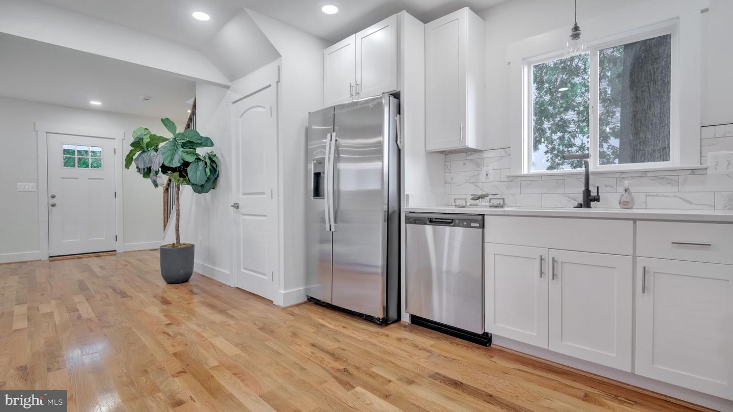 1005 SAVANNAH ST SE, WASHINGTON, District Of Columbia 20032, 4 Bedrooms Bedrooms, ,3 BathroomsBathrooms,Residential,For sale,1005 SAVANNAH ST SE,DCDC2210406 MLS # DCDC2210406
