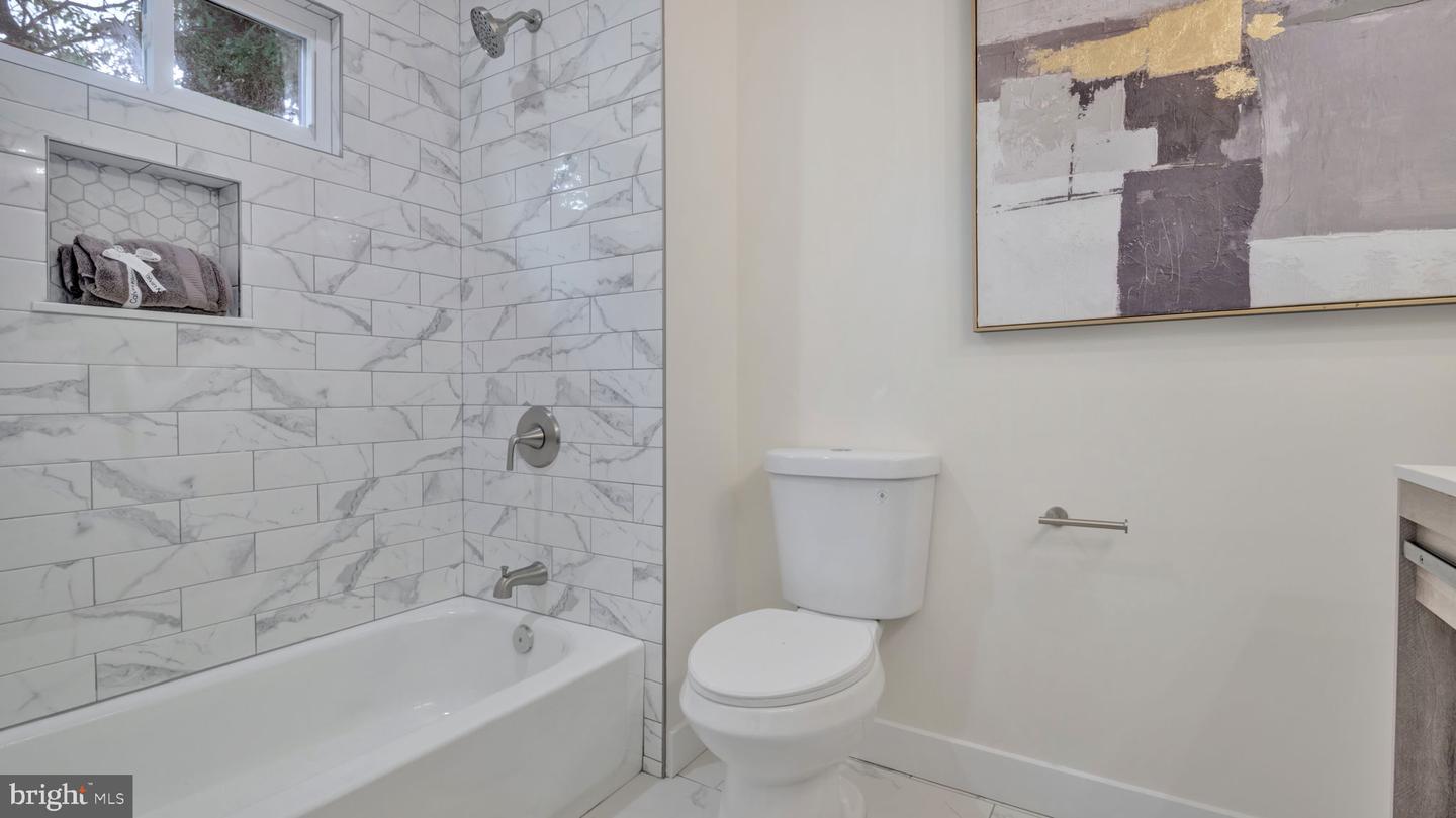 1005 SAVANNAH ST SE, WASHINGTON, District Of Columbia 20032, 4 Bedrooms Bedrooms, ,3 BathroomsBathrooms,Residential,For sale,1005 SAVANNAH ST SE,DCDC2210406 MLS # DCDC2210406