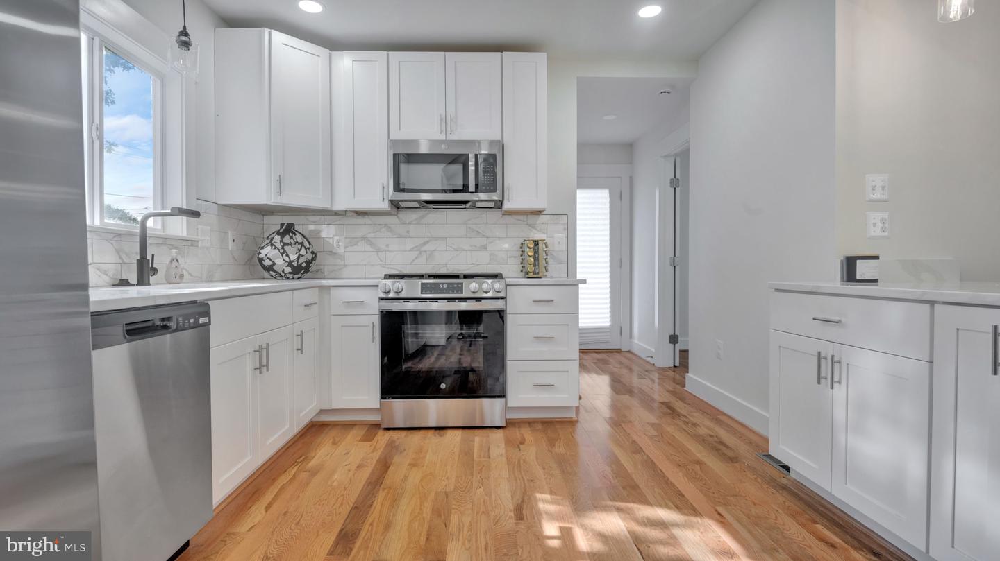1005 SAVANNAH ST SE, WASHINGTON, District Of Columbia 20032, 4 Bedrooms Bedrooms, ,3 BathroomsBathrooms,Residential,For sale,1005 SAVANNAH ST SE,DCDC2210406 MLS # DCDC2210406