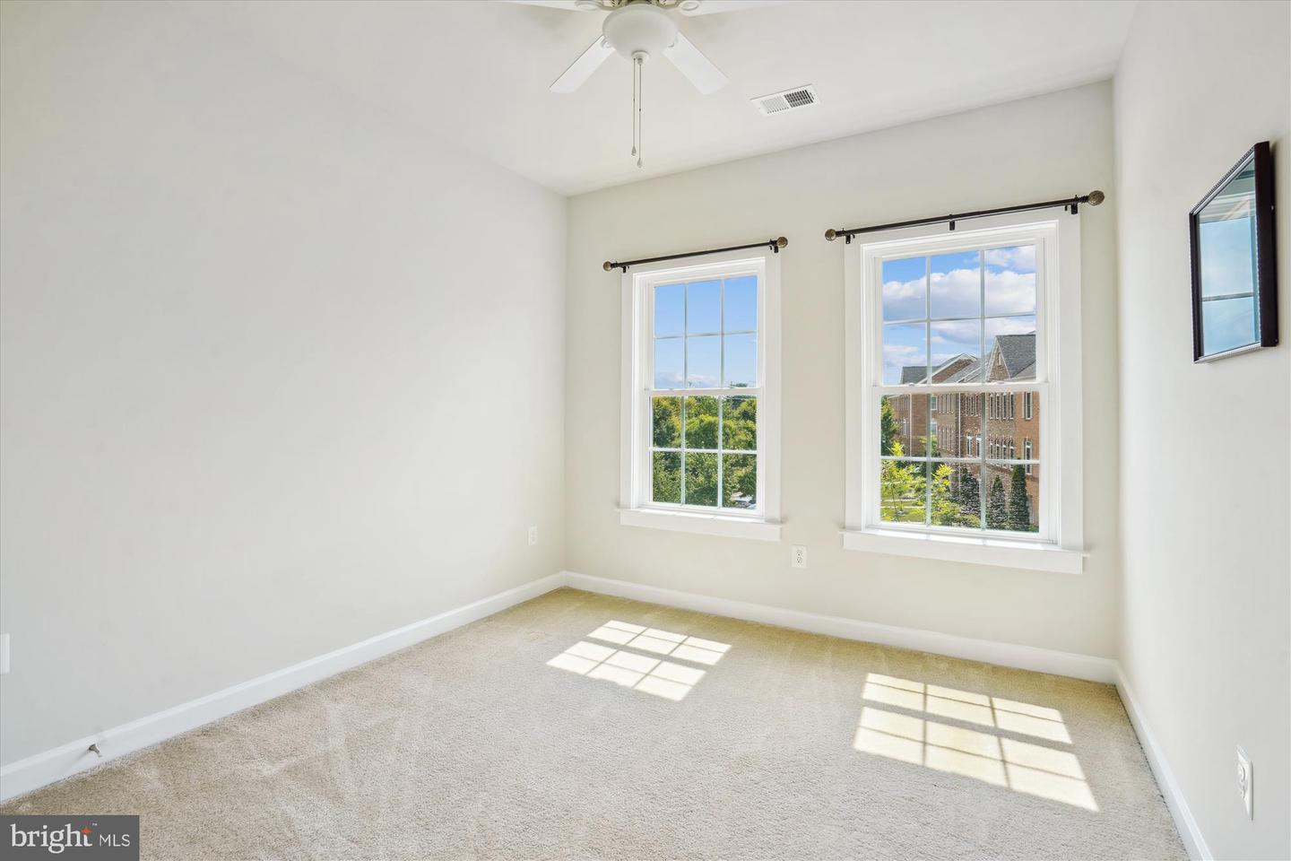3152 YEAGER DR, HERNDON, Virginia 20171, 4 Bedrooms Bedrooms, ,3 BathroomsBathrooms,Residential,For sale,3152 YEAGER DR,VAFX2255644 MLS # VAFX2255644