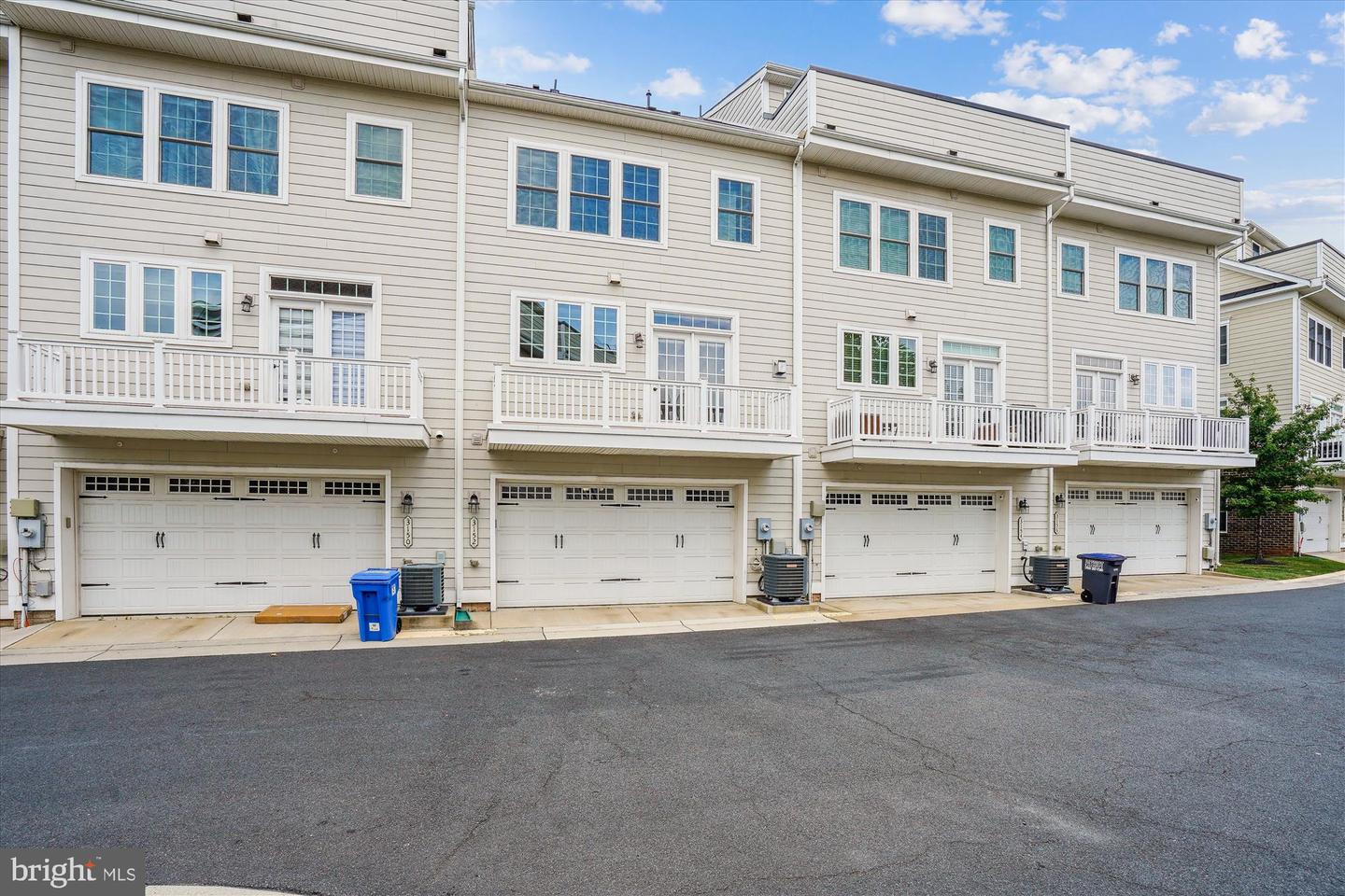 3152 YEAGER DR, HERNDON, Virginia 20171, 4 Bedrooms Bedrooms, ,3 BathroomsBathrooms,Residential,For sale,3152 YEAGER DR,VAFX2255644 MLS # VAFX2255644