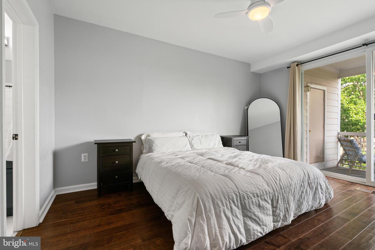 2201 WESTCOURT LN #302, HERNDON, Virginia 20170, 2 Bedrooms Bedrooms, ,2 BathroomsBathrooms,Residential,For sale,2201 WESTCOURT LN #302,VAFX2255832 MLS # VAFX2255832