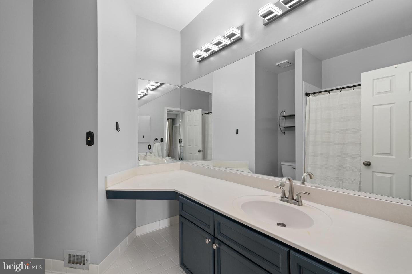 2201 WESTCOURT LN #302, HERNDON, Virginia 20170, 2 Bedrooms Bedrooms, ,2 BathroomsBathrooms,Residential,For sale,2201 WESTCOURT LN #302,VAFX2255832 MLS # VAFX2255832