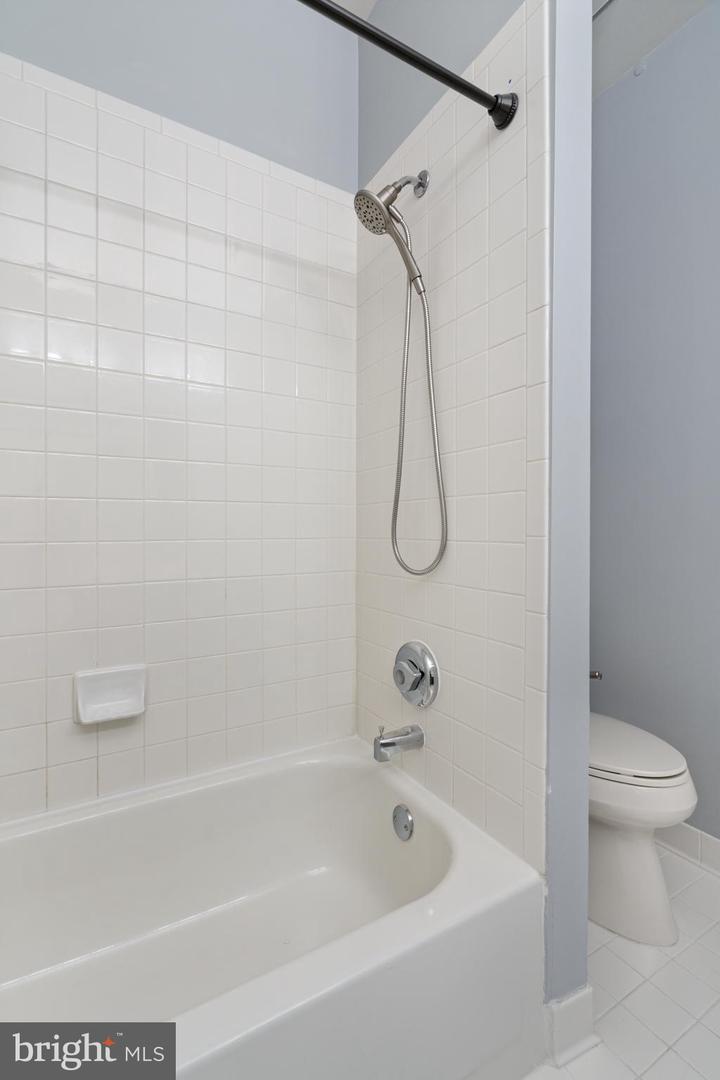 2201 WESTCOURT LN #302, HERNDON, Virginia 20170, 2 Bedrooms Bedrooms, ,2 BathroomsBathrooms,Residential,For sale,2201 WESTCOURT LN #302,VAFX2255832 MLS # VAFX2255832