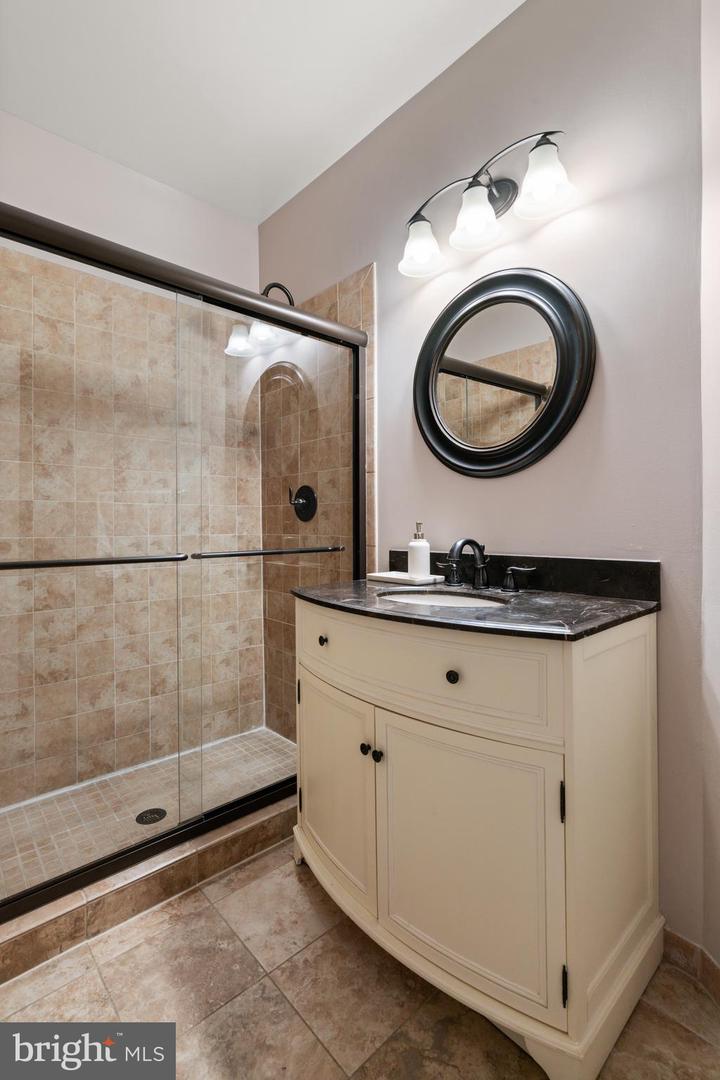2201 WESTCOURT LN #302, HERNDON, Virginia 20170, 2 Bedrooms Bedrooms, ,2 BathroomsBathrooms,Residential,For sale,2201 WESTCOURT LN #302,VAFX2255832 MLS # VAFX2255832