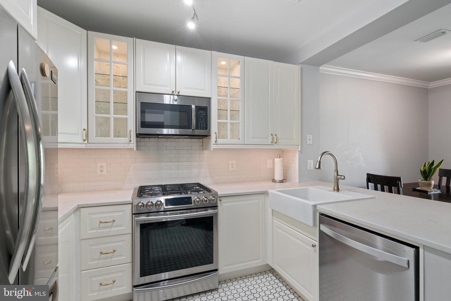 2201 WESTCOURT LN #302, HERNDON, Virginia 20170, 2 Bedrooms Bedrooms, ,2 BathroomsBathrooms,Residential,For sale,2201 WESTCOURT LN #302,VAFX2255832 MLS # VAFX2255832