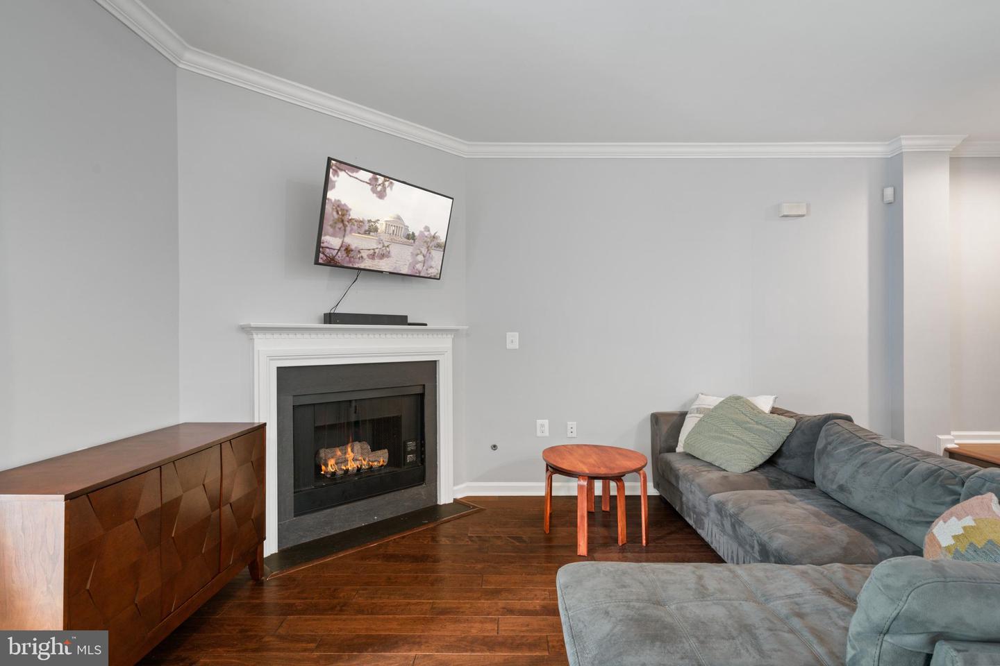 2201 WESTCOURT LN #302, HERNDON, Virginia 20170, 2 Bedrooms Bedrooms, ,2 BathroomsBathrooms,Residential,For sale,2201 WESTCOURT LN #302,VAFX2255832 MLS # VAFX2255832