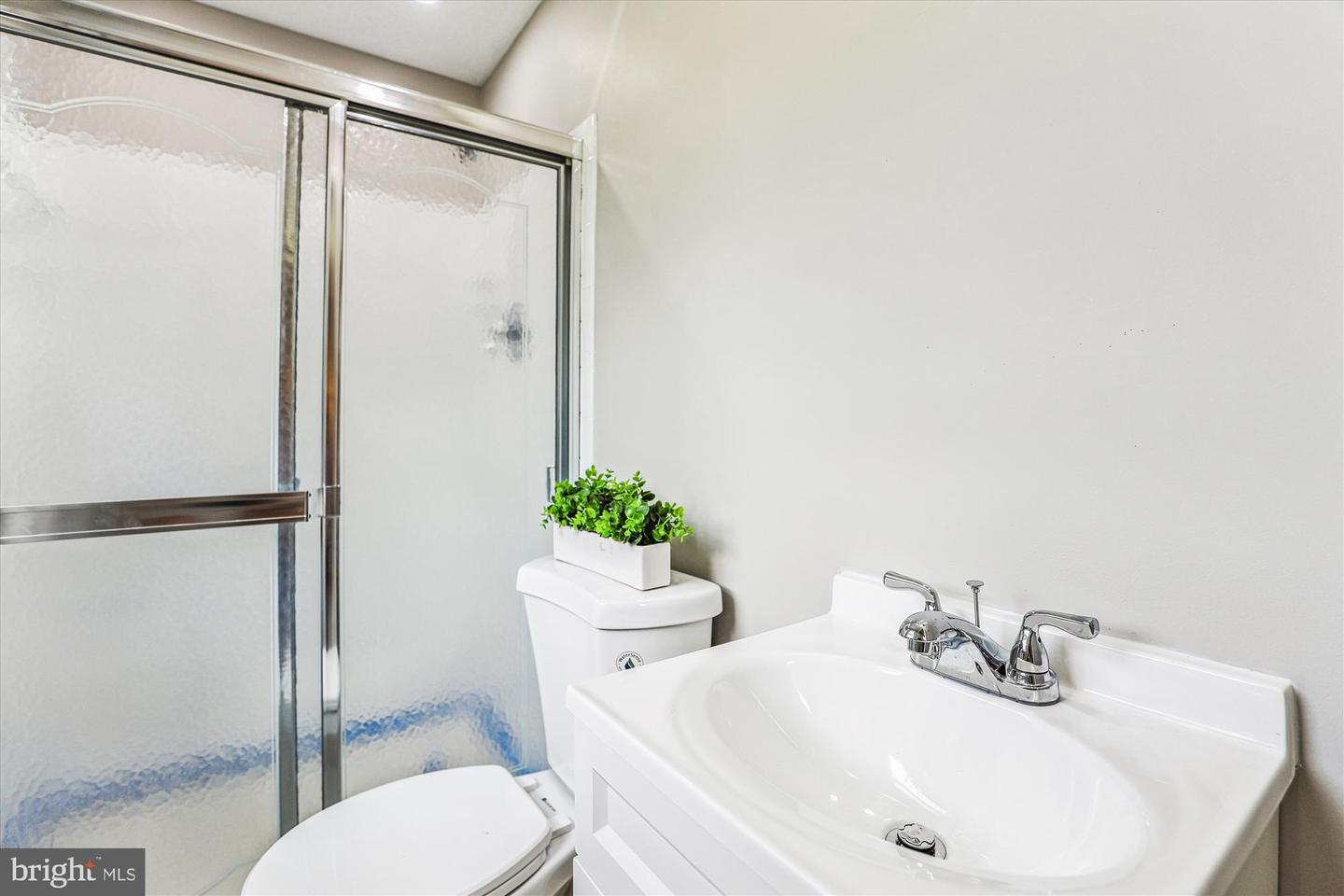 7006 BEDROCK RD, ALEXANDRIA, Virginia 22306, 3 Bedrooms Bedrooms, ,2 BathroomsBathrooms,Residential,For sale,7006 BEDROCK RD,VAFX2255860 MLS # VAFX2255860