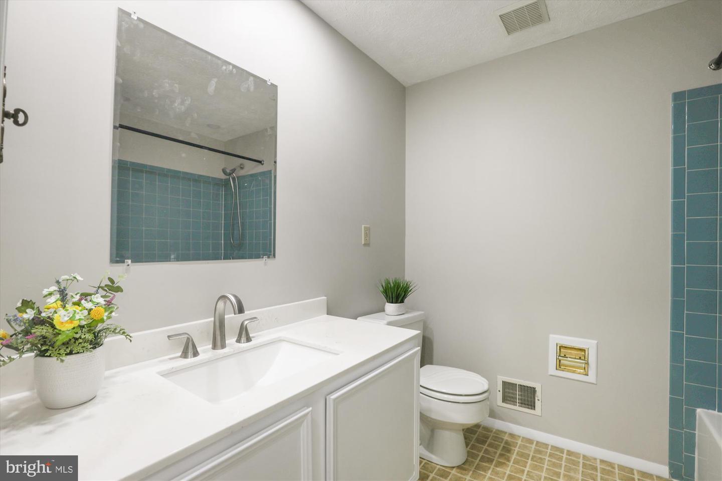 7006 BEDROCK RD, ALEXANDRIA, Virginia 22306, 3 Bedrooms Bedrooms, ,2 BathroomsBathrooms,Residential,For sale,7006 BEDROCK RD,VAFX2255860 MLS # VAFX2255860