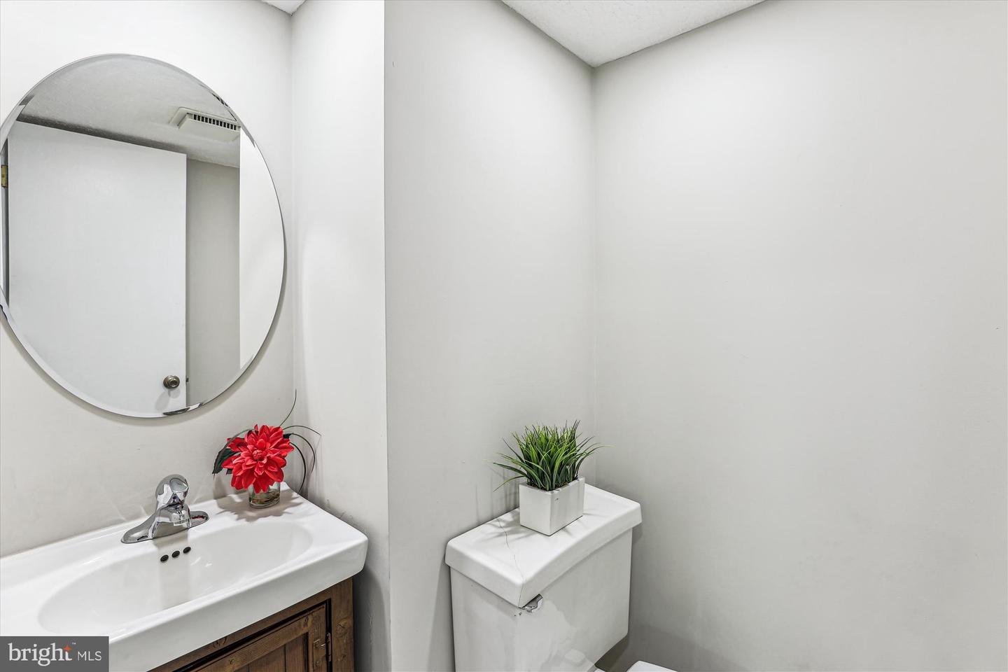 7006 BEDROCK RD, ALEXANDRIA, Virginia 22306, 3 Bedrooms Bedrooms, ,2 BathroomsBathrooms,Residential,For sale,7006 BEDROCK RD,VAFX2255860 MLS # VAFX2255860